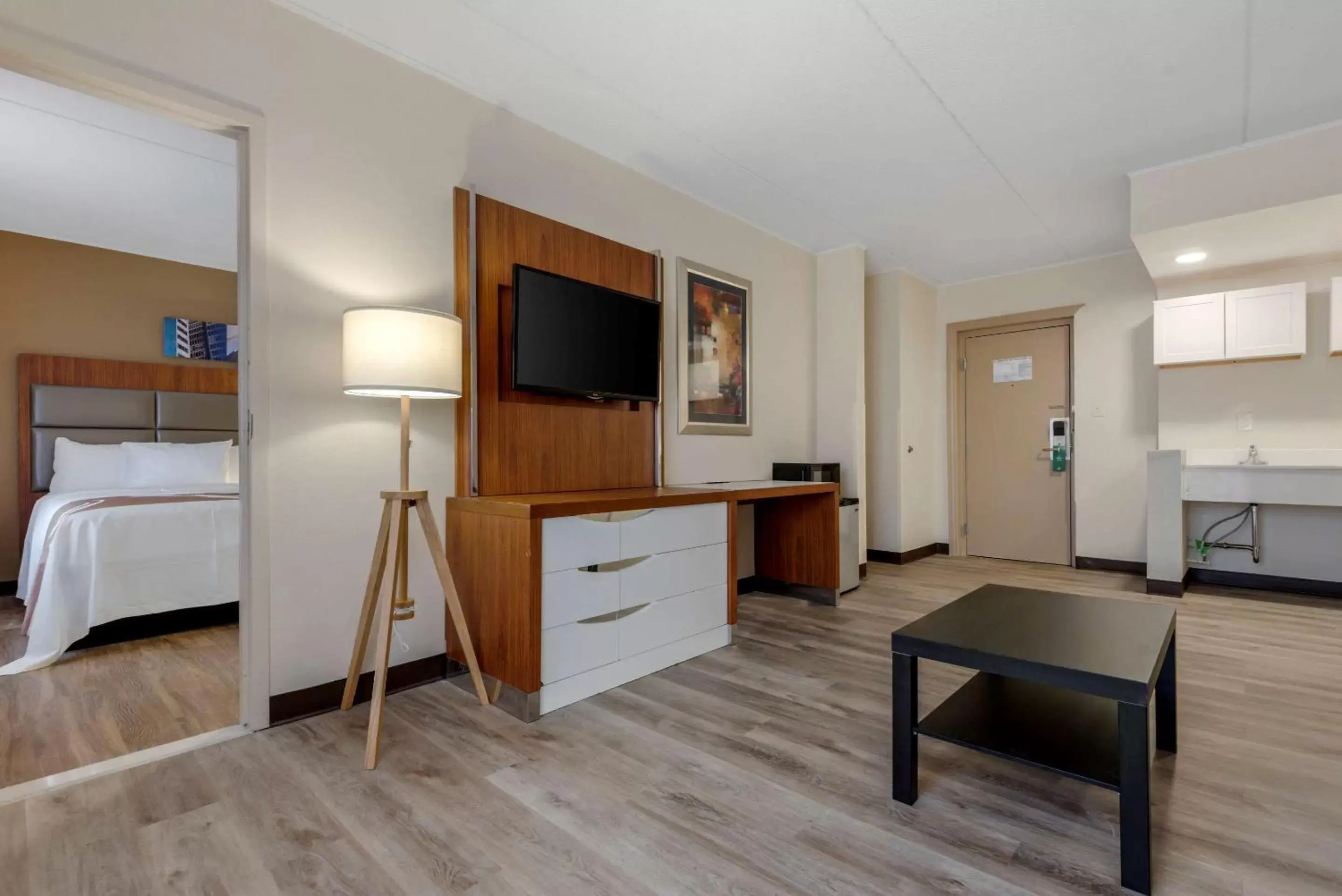 Bedroom, TV/Entertainment Center in Quality Inn & Suites New Hartford - Utica