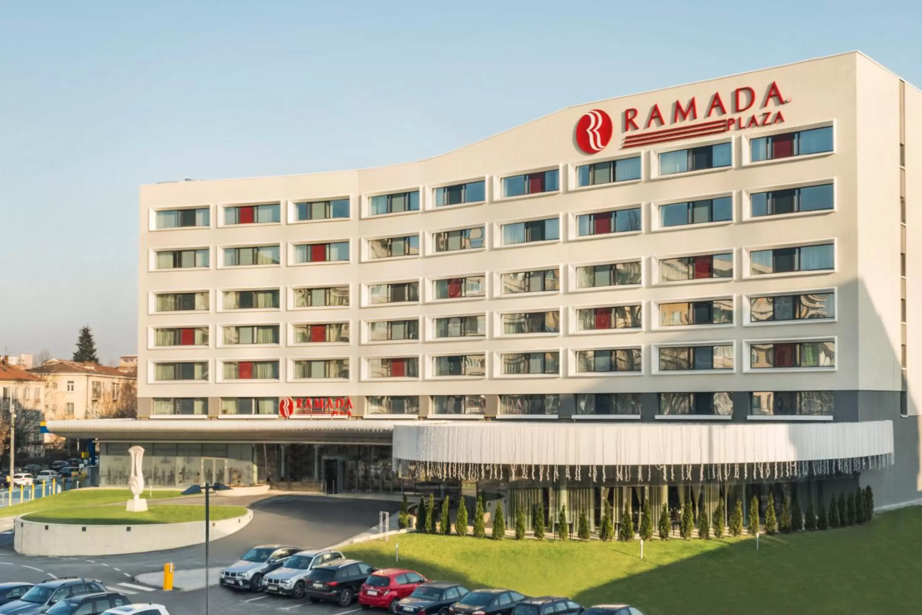 Facade/entrance in Ramada Plaza Craiova