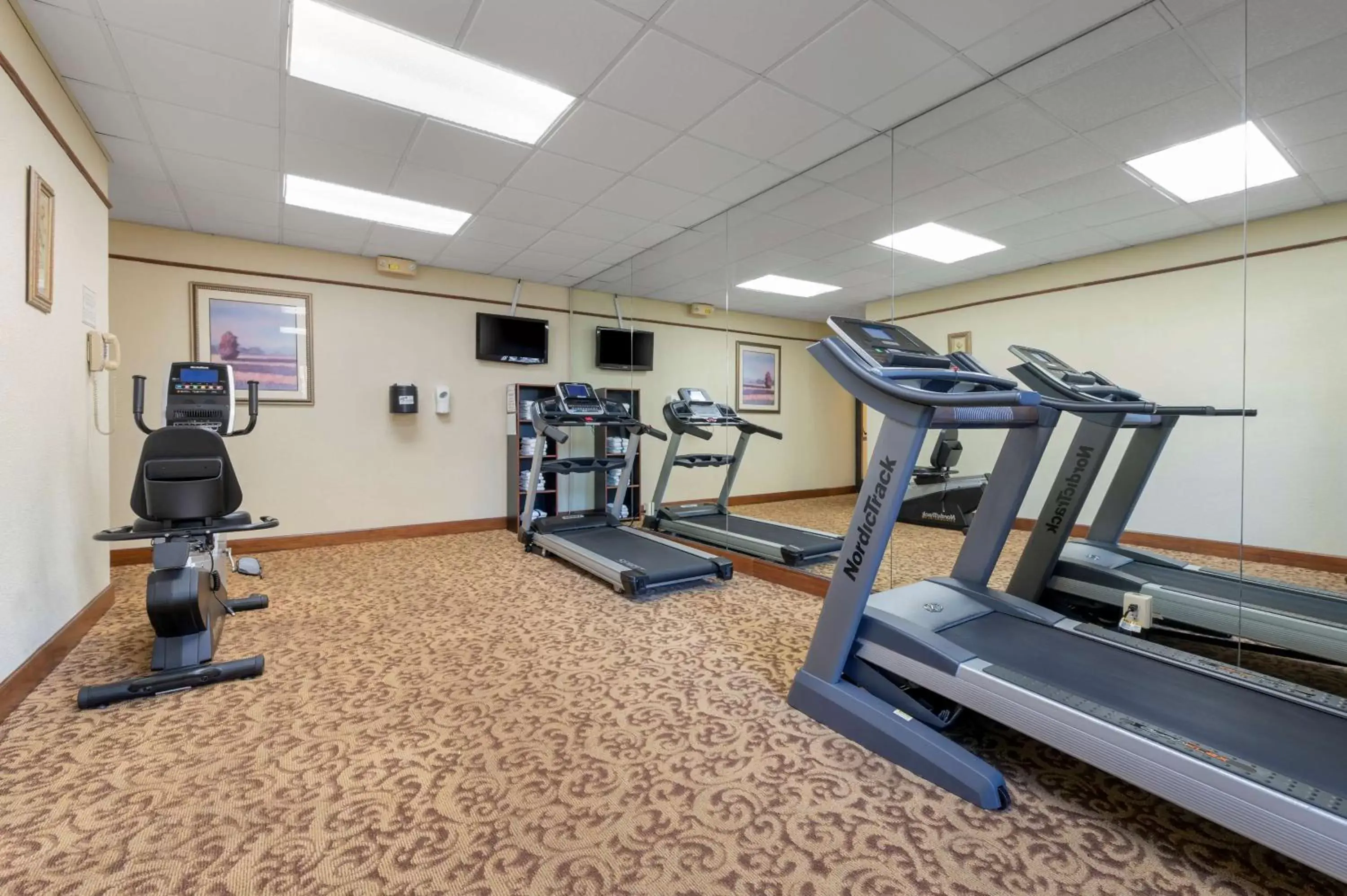 Spa and wellness centre/facilities, Fitness Center/Facilities in Best Western Louisville East Inn & Suites