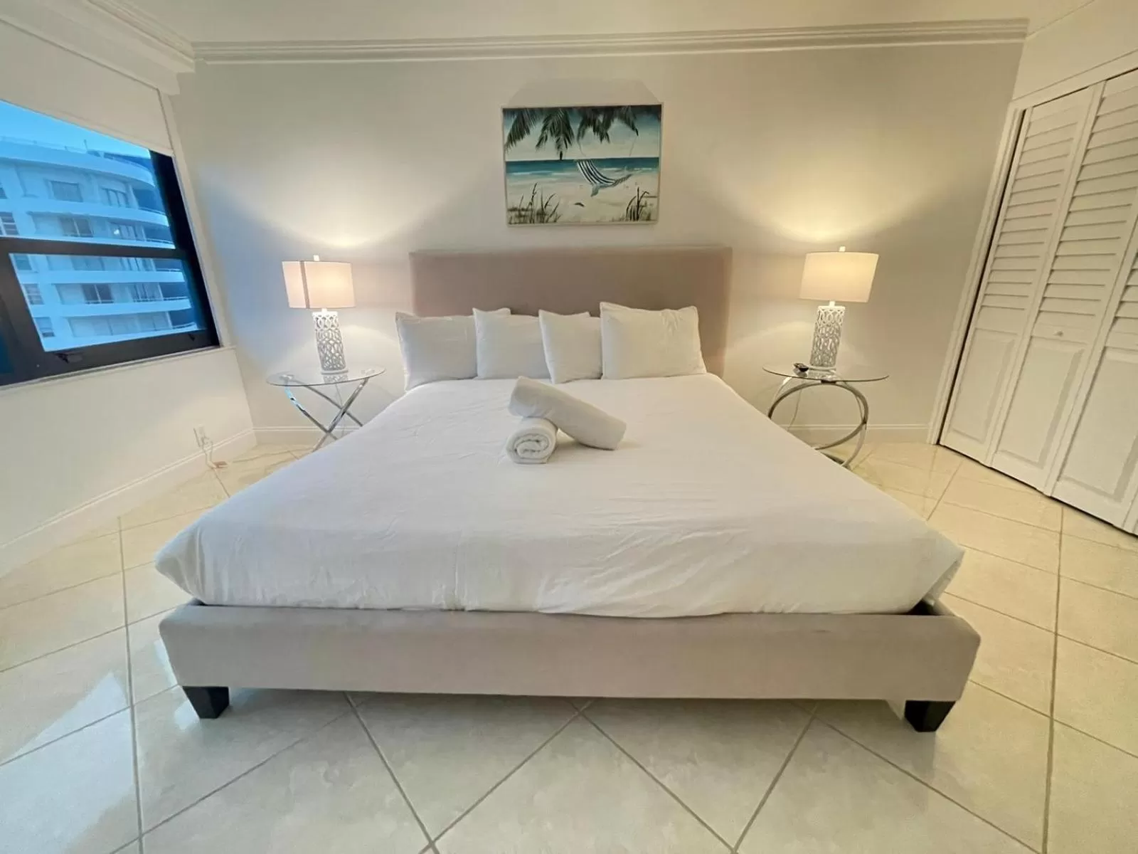 Bedroom, Bed in The Alexander Beach Residences