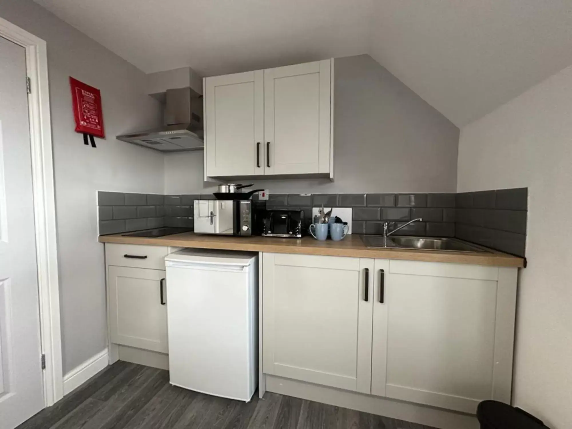 Kitchen/Kitchenette in The Fishpond - Premier Nottingham Studios