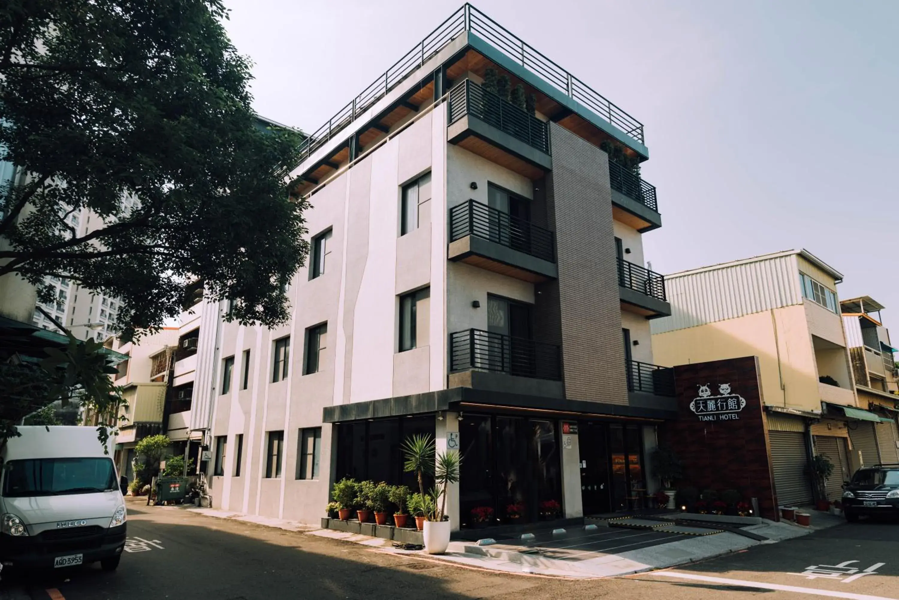 Property Building in Tianli Hotel
