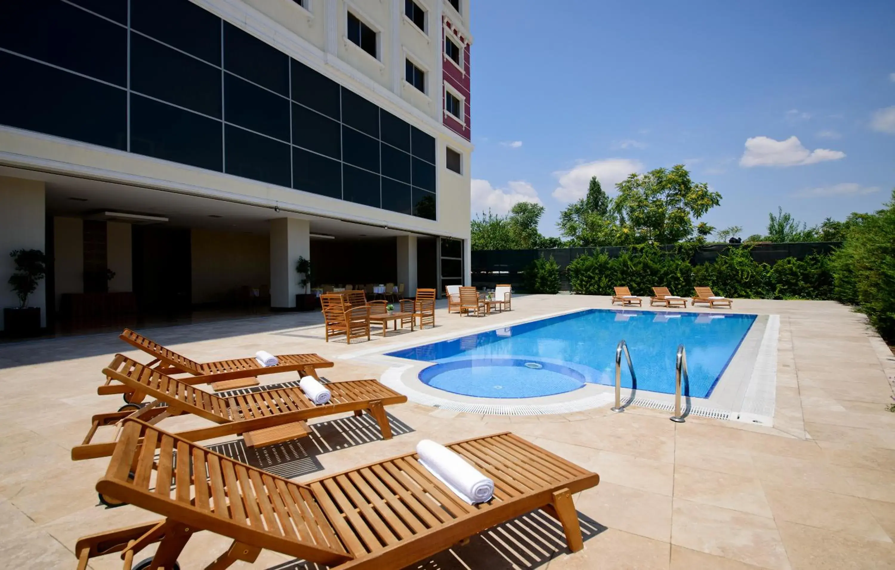 Swimming Pool in North Point Hotel Denizli