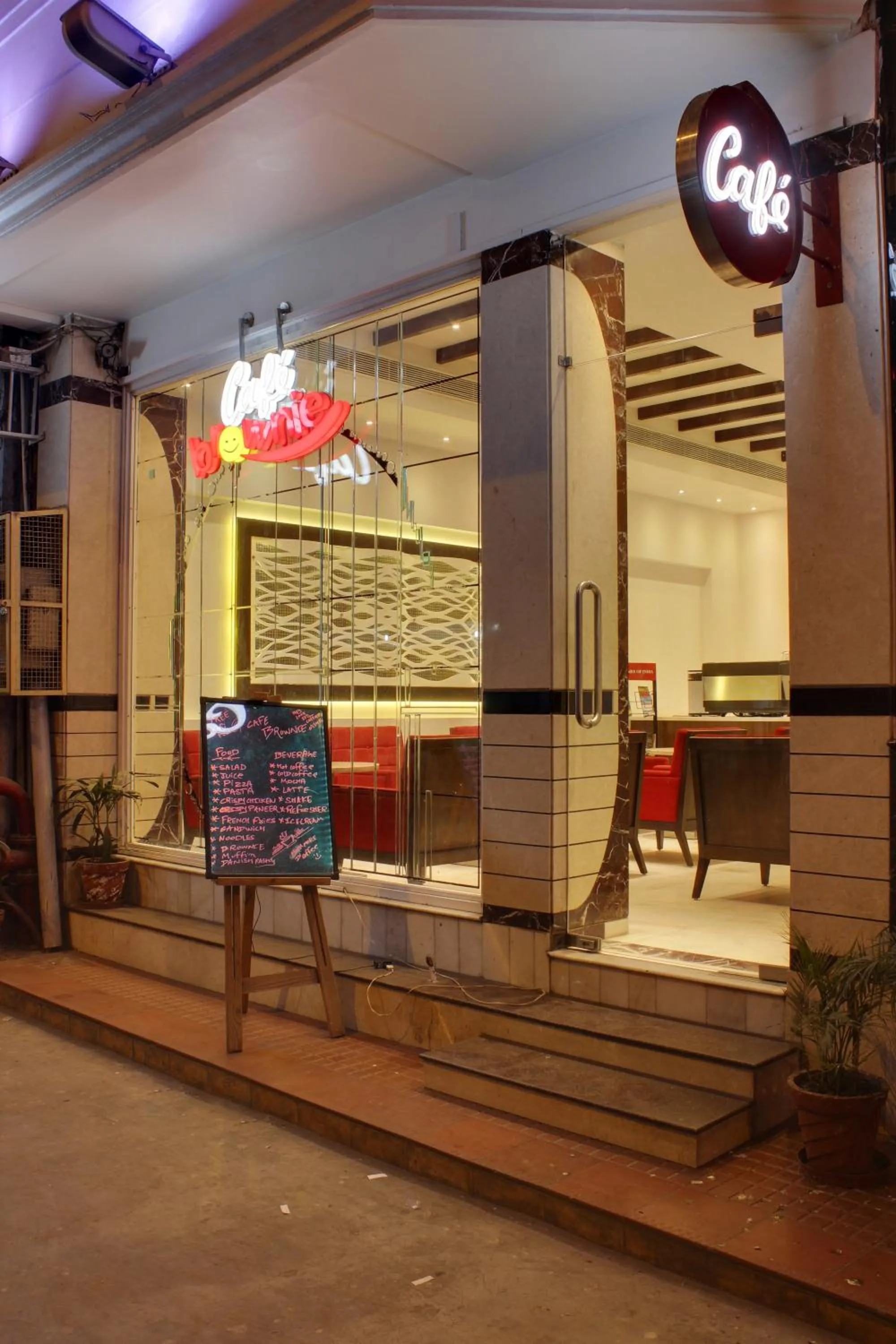 Restaurant/places to eat in Hotel Grand Godwin - Near New Delhi Railway Station - Paharganj