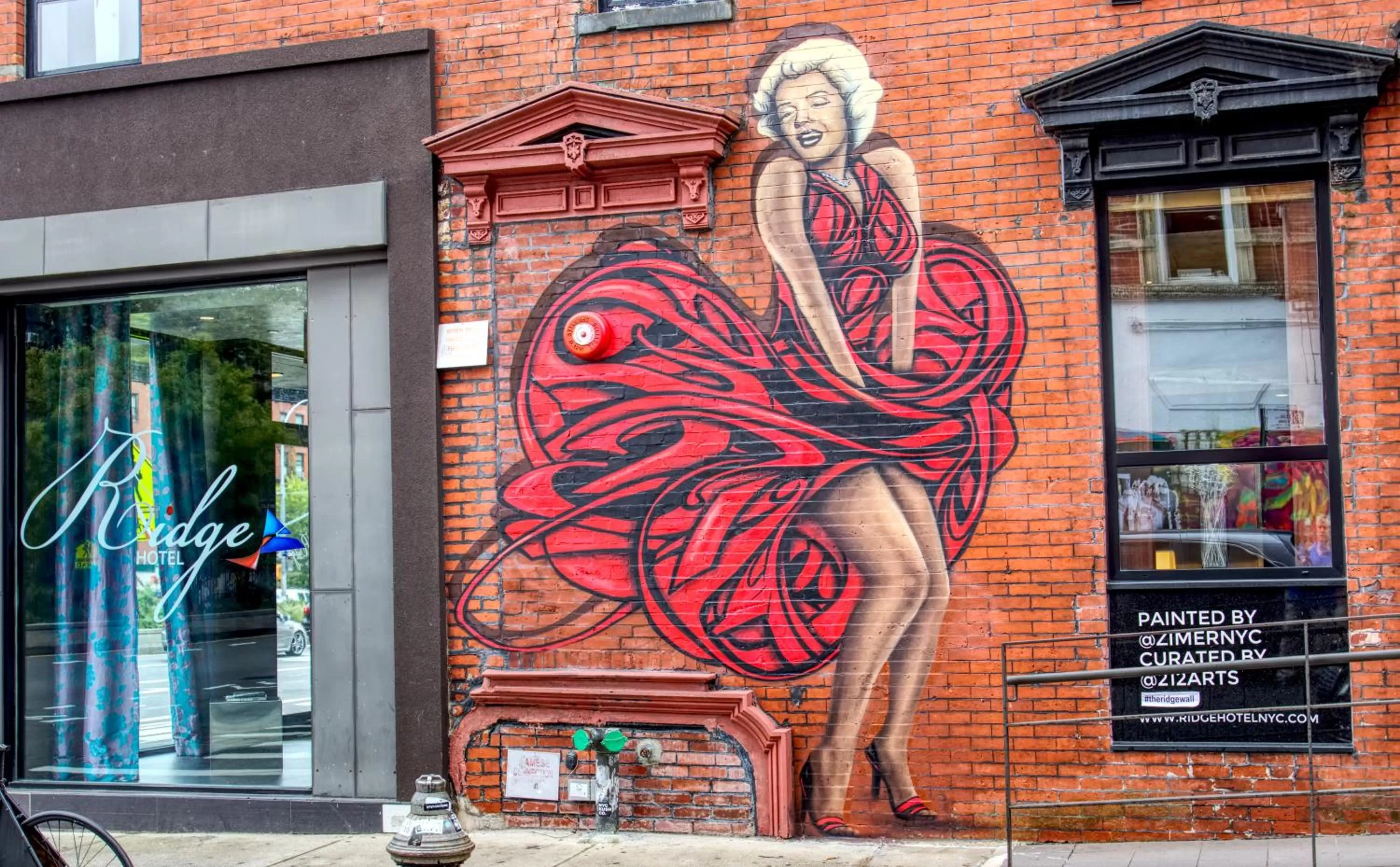 Facade/entrance in The Ridge