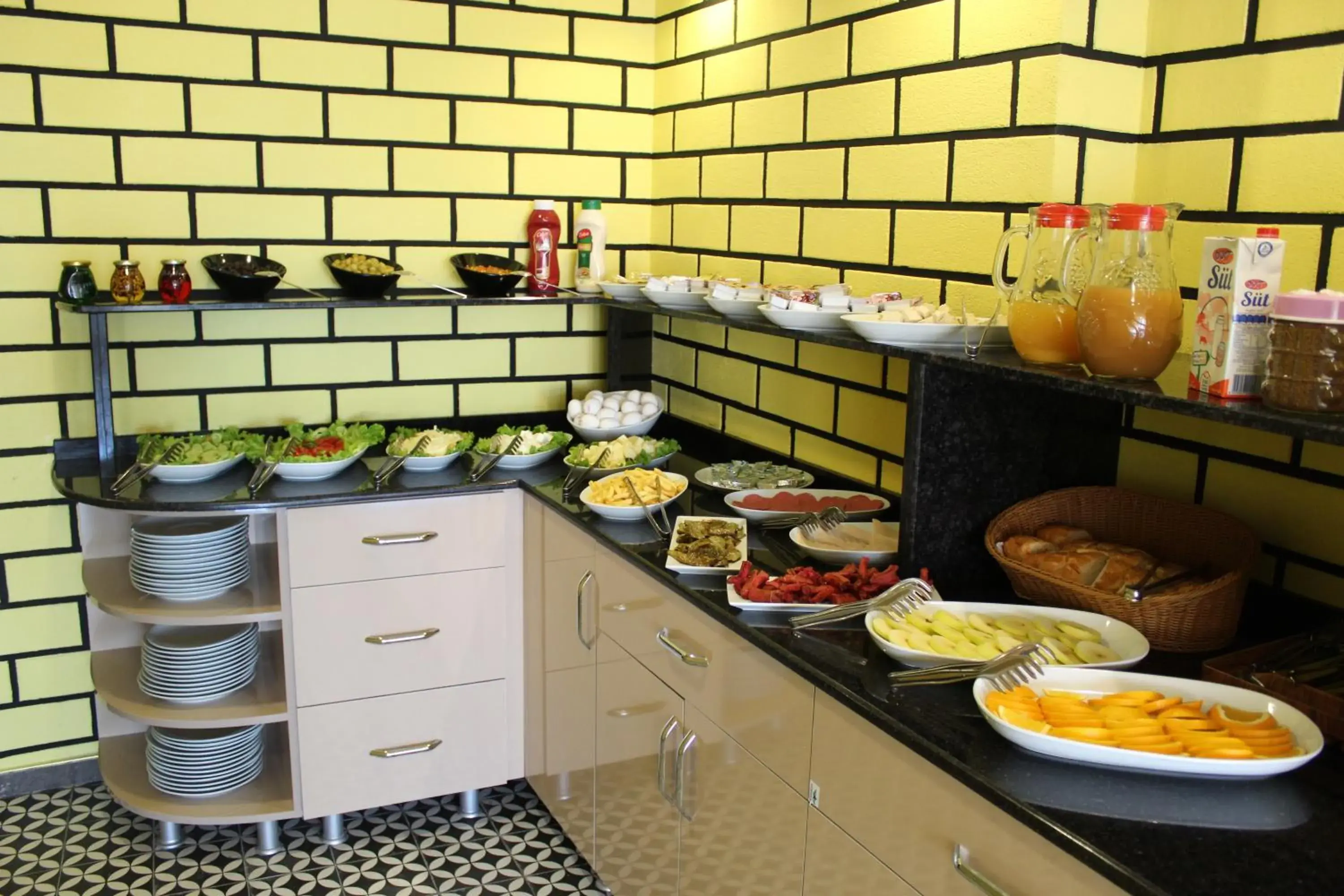 Buffet breakfast, Food in Art City Hotel Istanbul