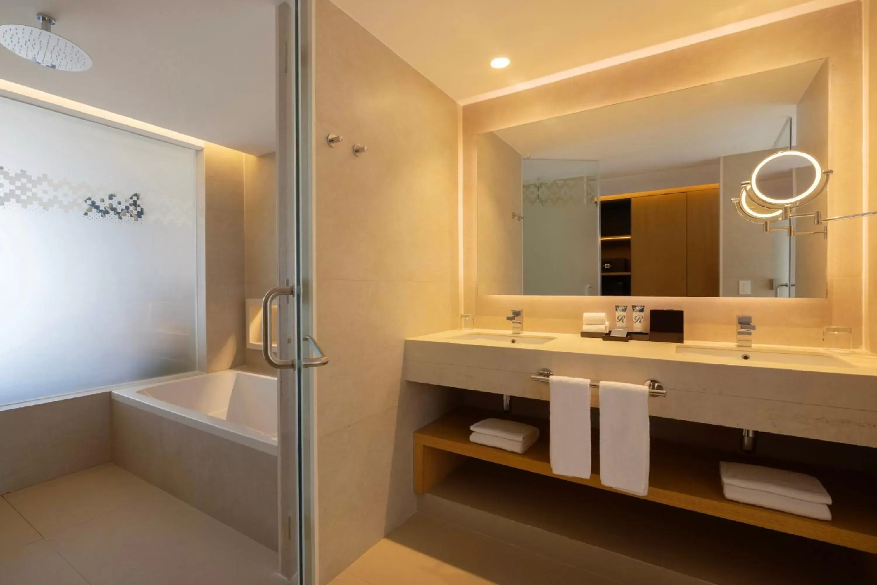 Bathroom in Royalton Splash Riviera Cancun, An Autograph Collection All-Inclusive Resort