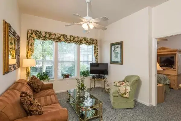 Seating Area in The Cozy Inn