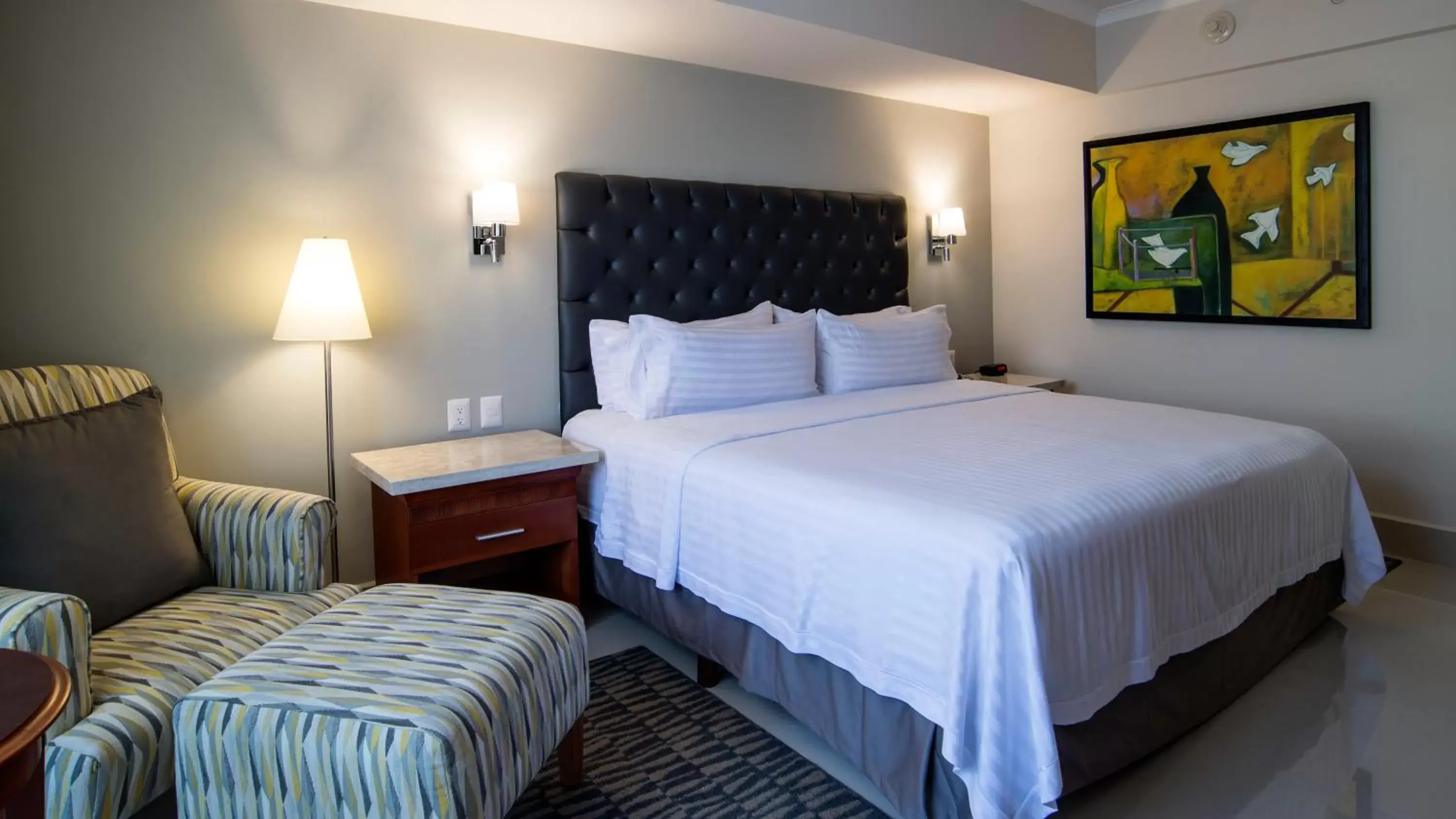 Photo of the whole room, Bed in Holiday Inn Tuxtla Gutierrez, an IHG Hotel