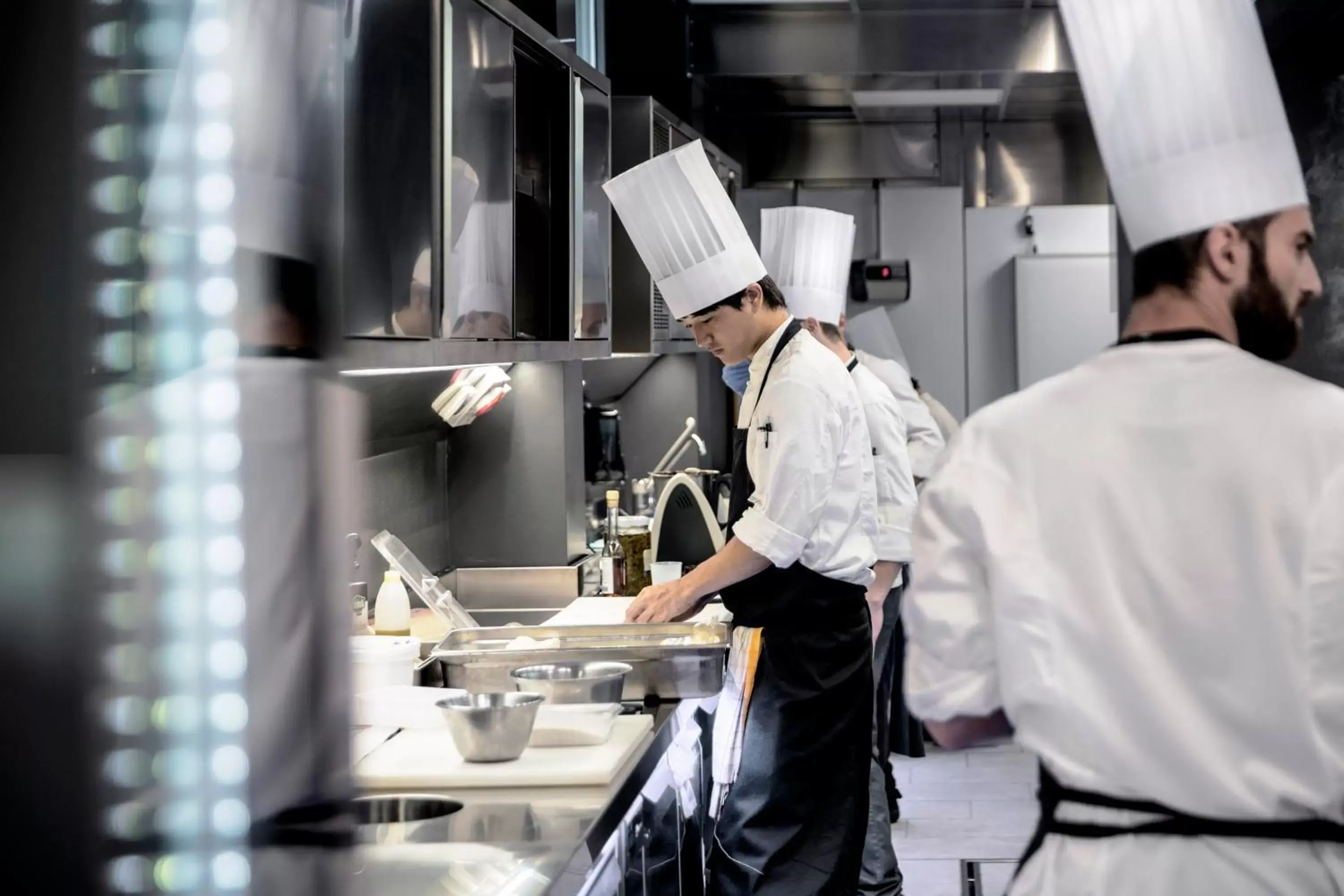 Food, Staff in Hotel Plaza e de Russie - Relais & Châteaux