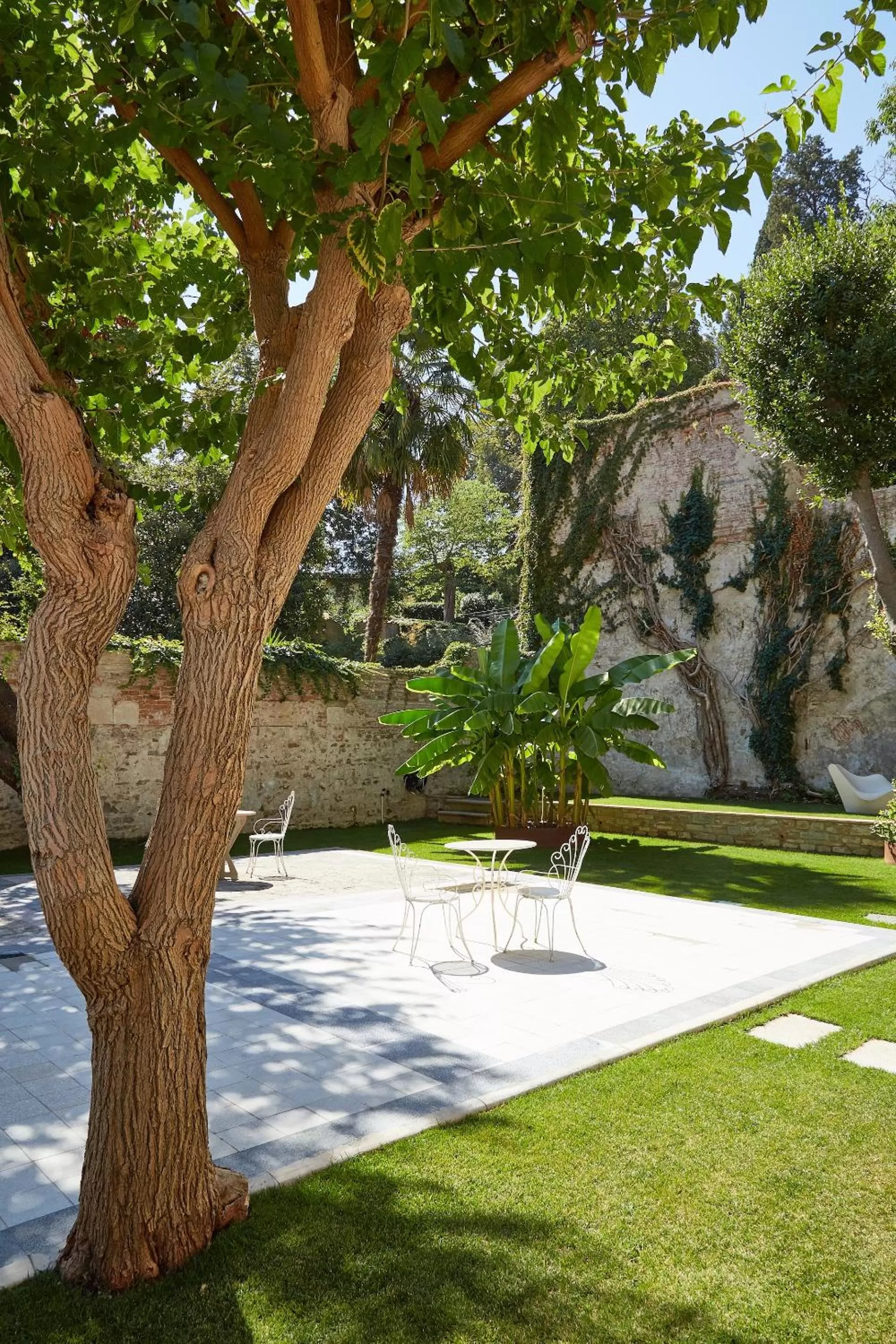 Garden in Numa Florence Palazzo San Niccolò