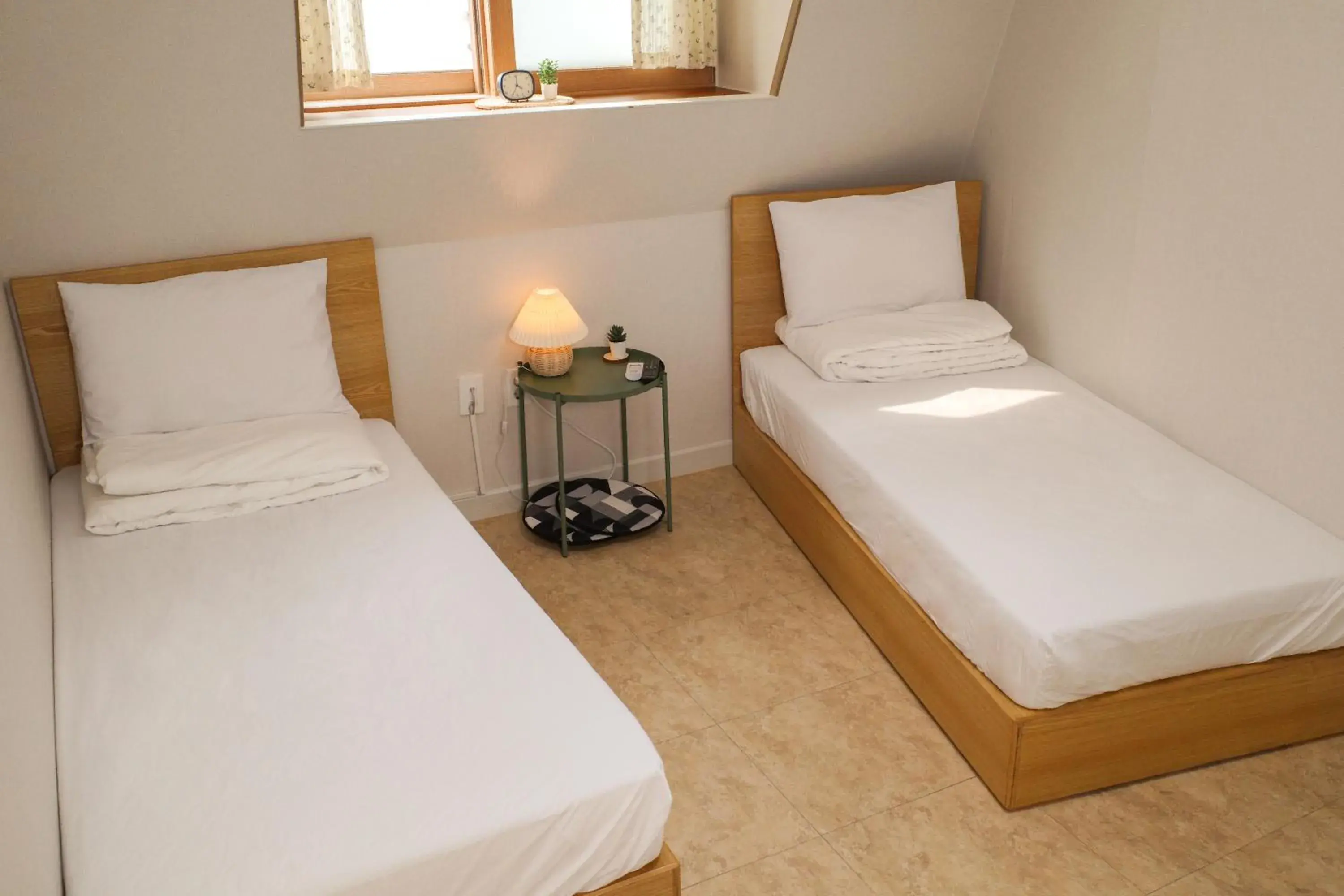 Deluxe Twin Room in Starria Hostel - Foreigners Only
