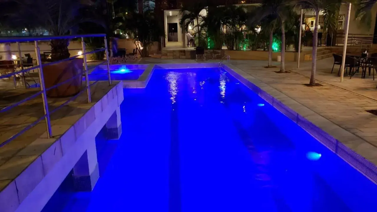 Swimming Pool in Garbos Trade Hotel