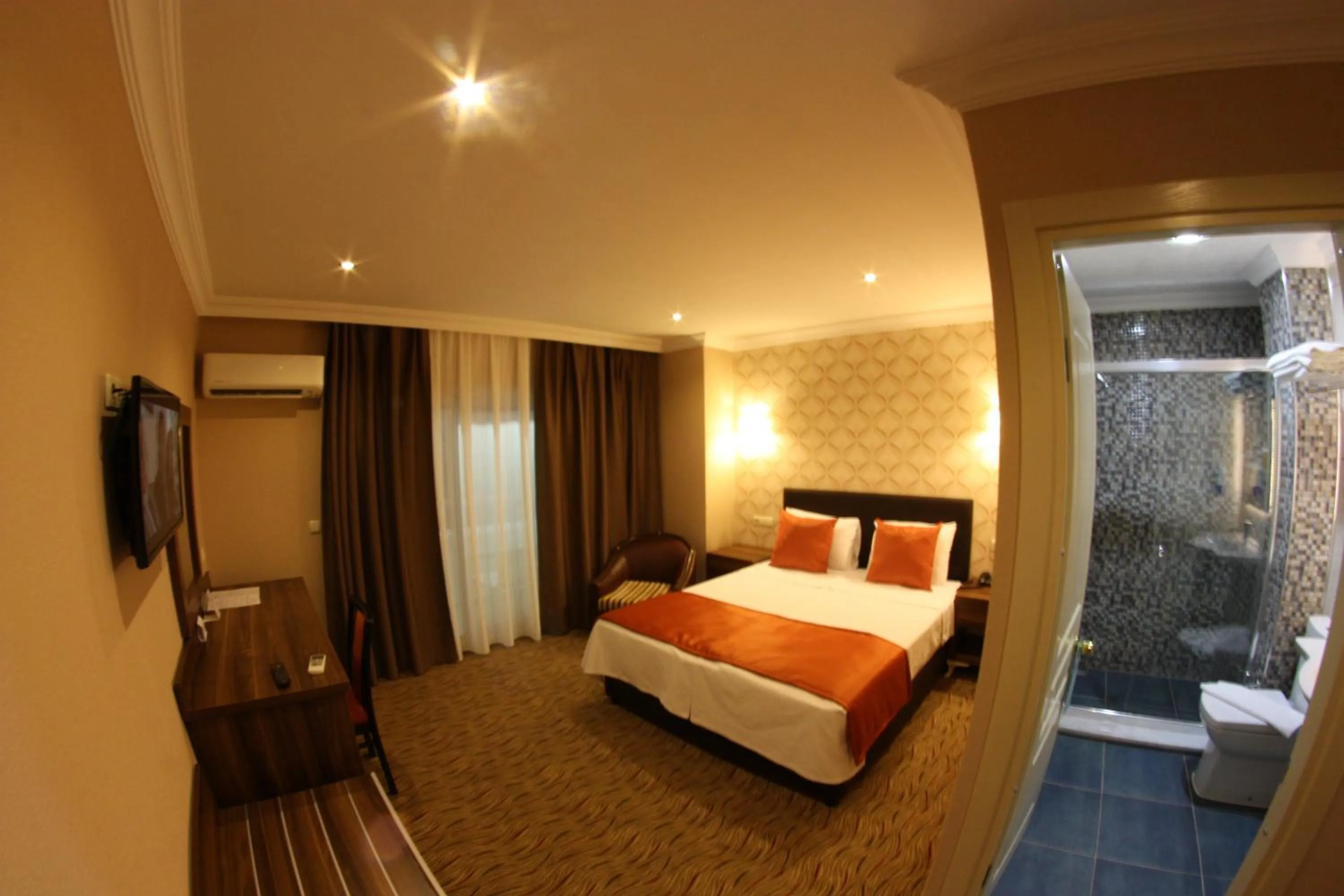 Photo of the whole room, Bed in Hotel Billurcu