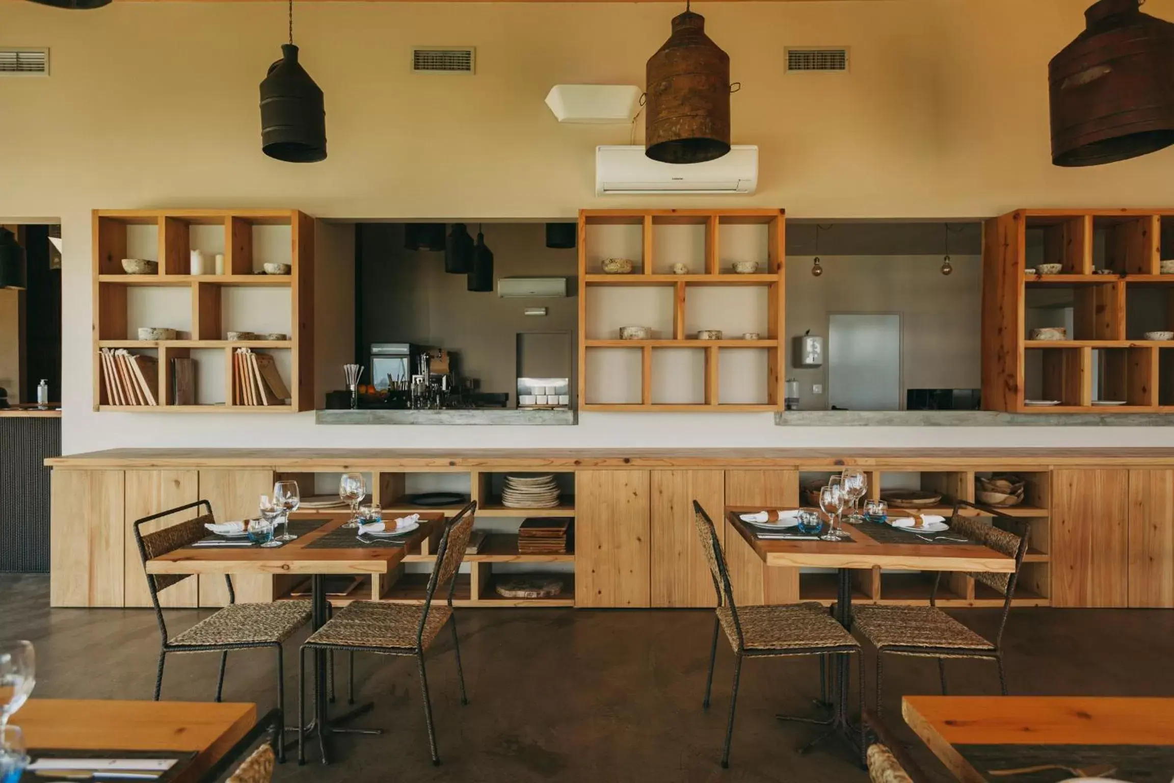 Restaurant/places to eat, Kitchen/Kitchenette in Santa Barbara Eco-Beach Resort