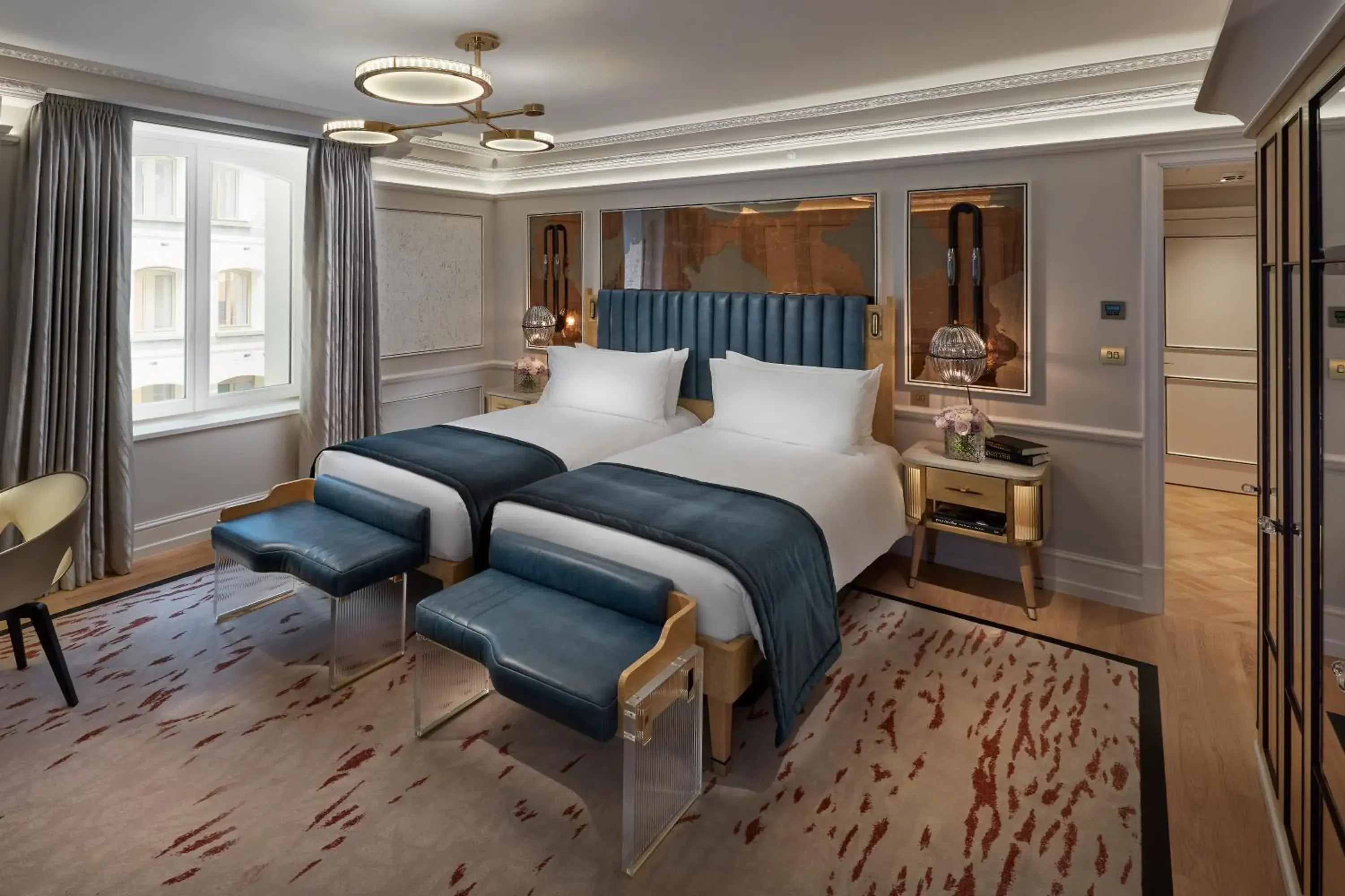 Photo of the whole room, Bed in Mandarin Oriental Hyde Park, London