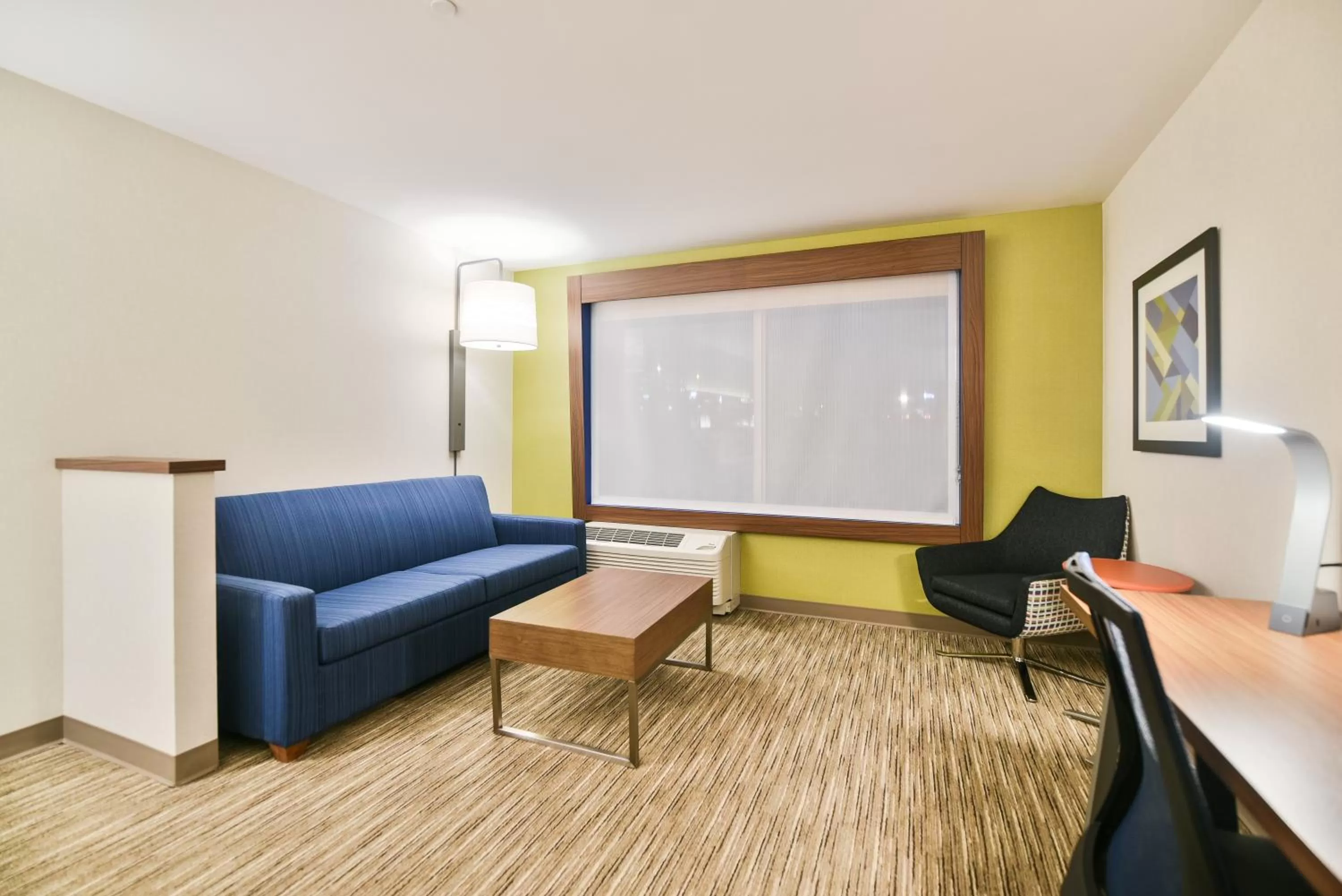 Photo of the whole room in Holiday Inn Express & Suites Lehi - Thanksgiving Point by IHG