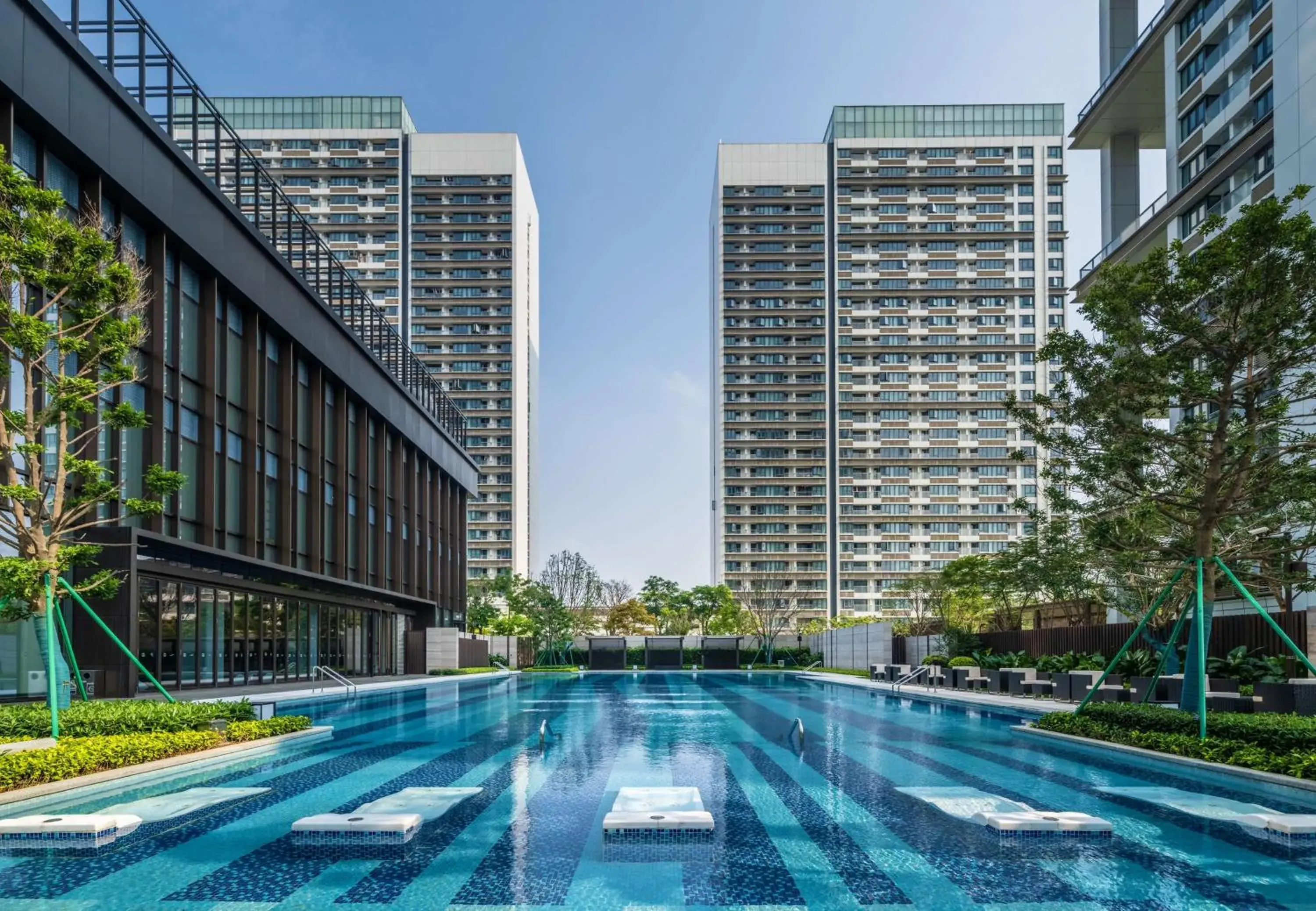 Pool view, Swimming Pool in Hilton Shenzhen World Exhibition & Convention Center