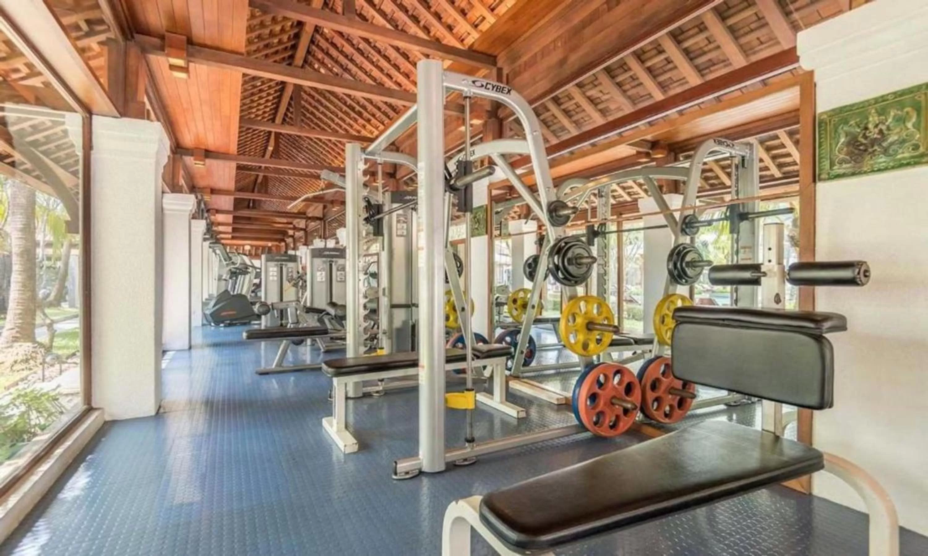 Fitness centre/facilities in Chatrium Hotel Royal Lake Yangon