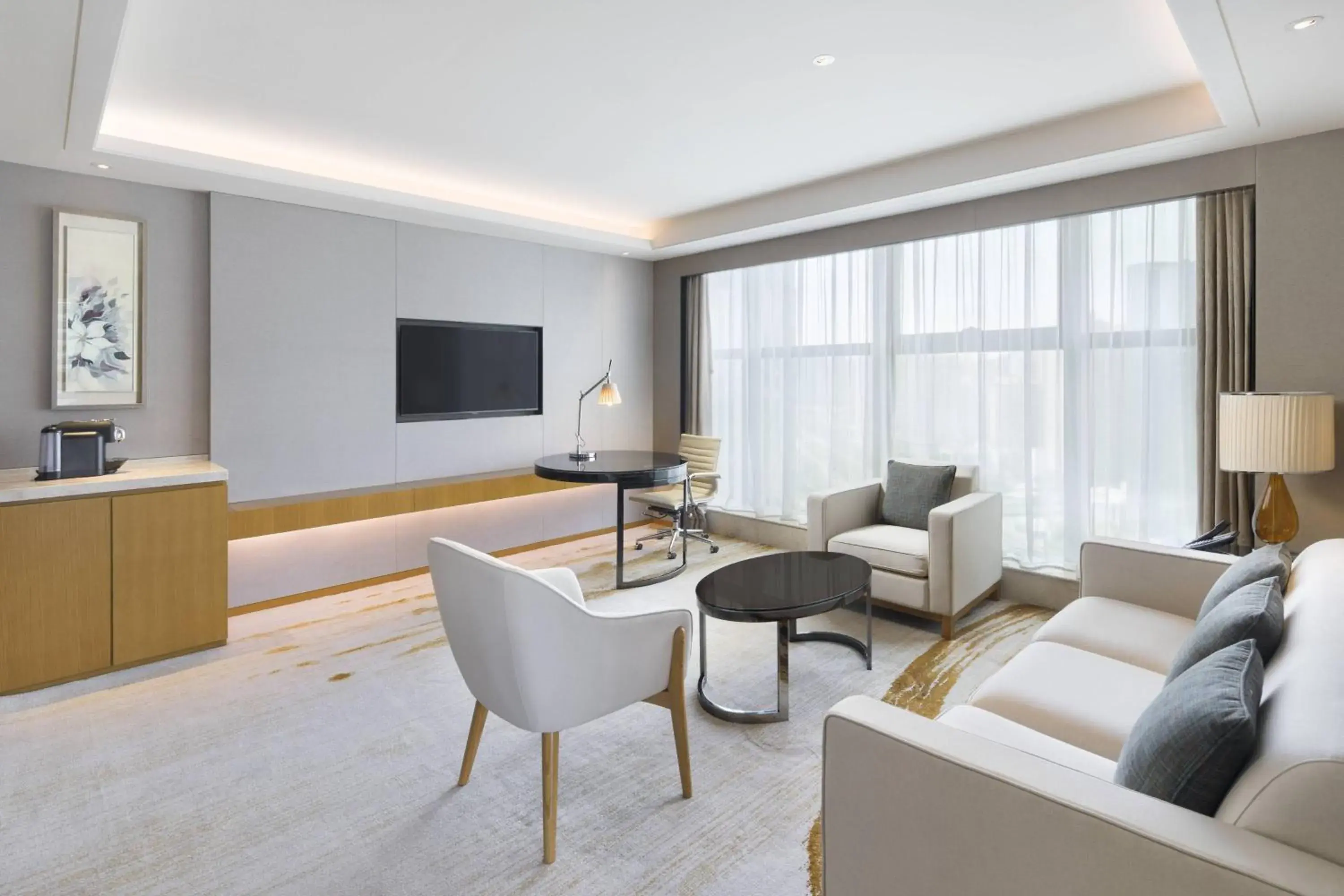 Living room, Seating Area in Courtyard by Marriott Zhengzhou East