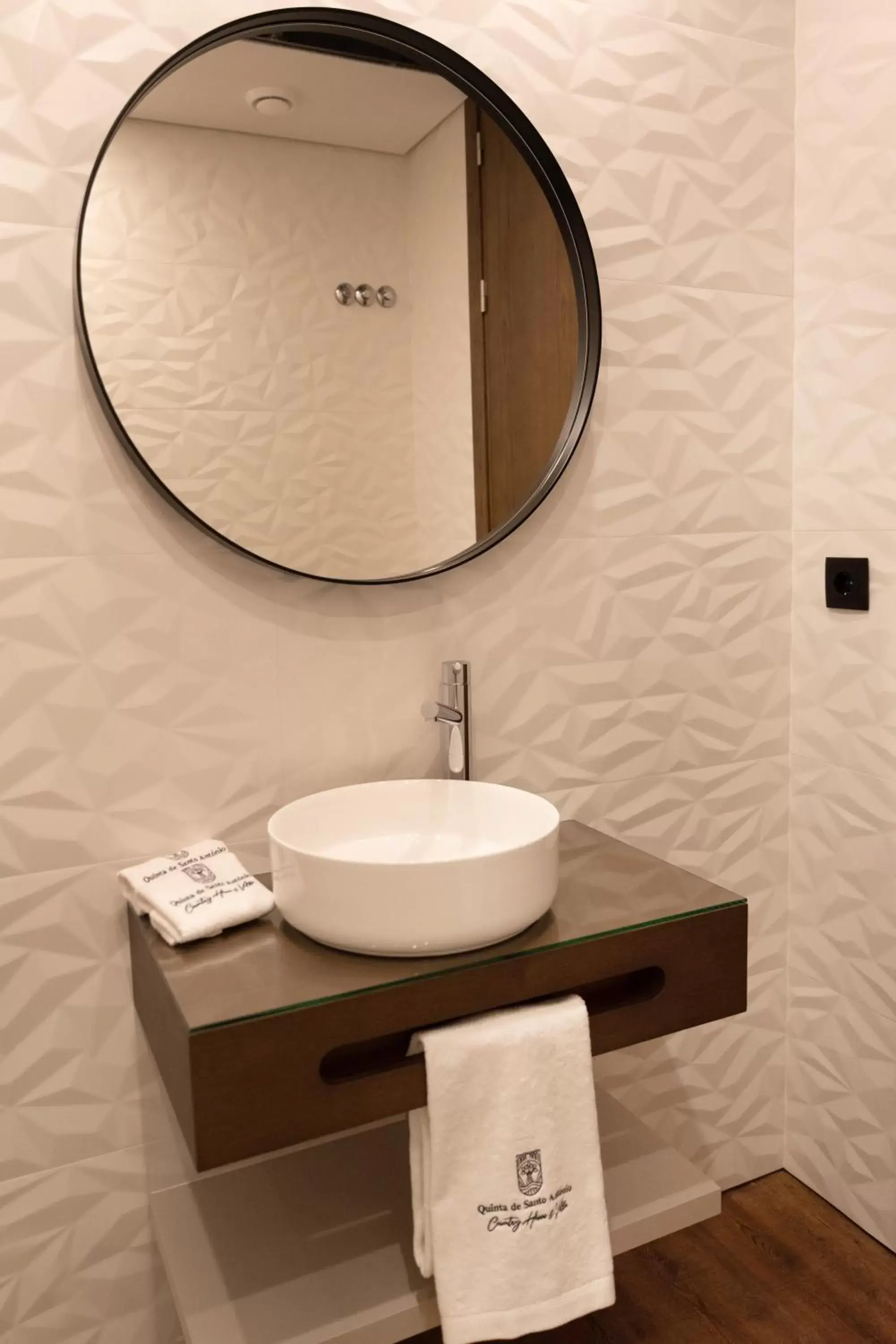 Bathroom in Quinta de Santo António - Country House & Villas