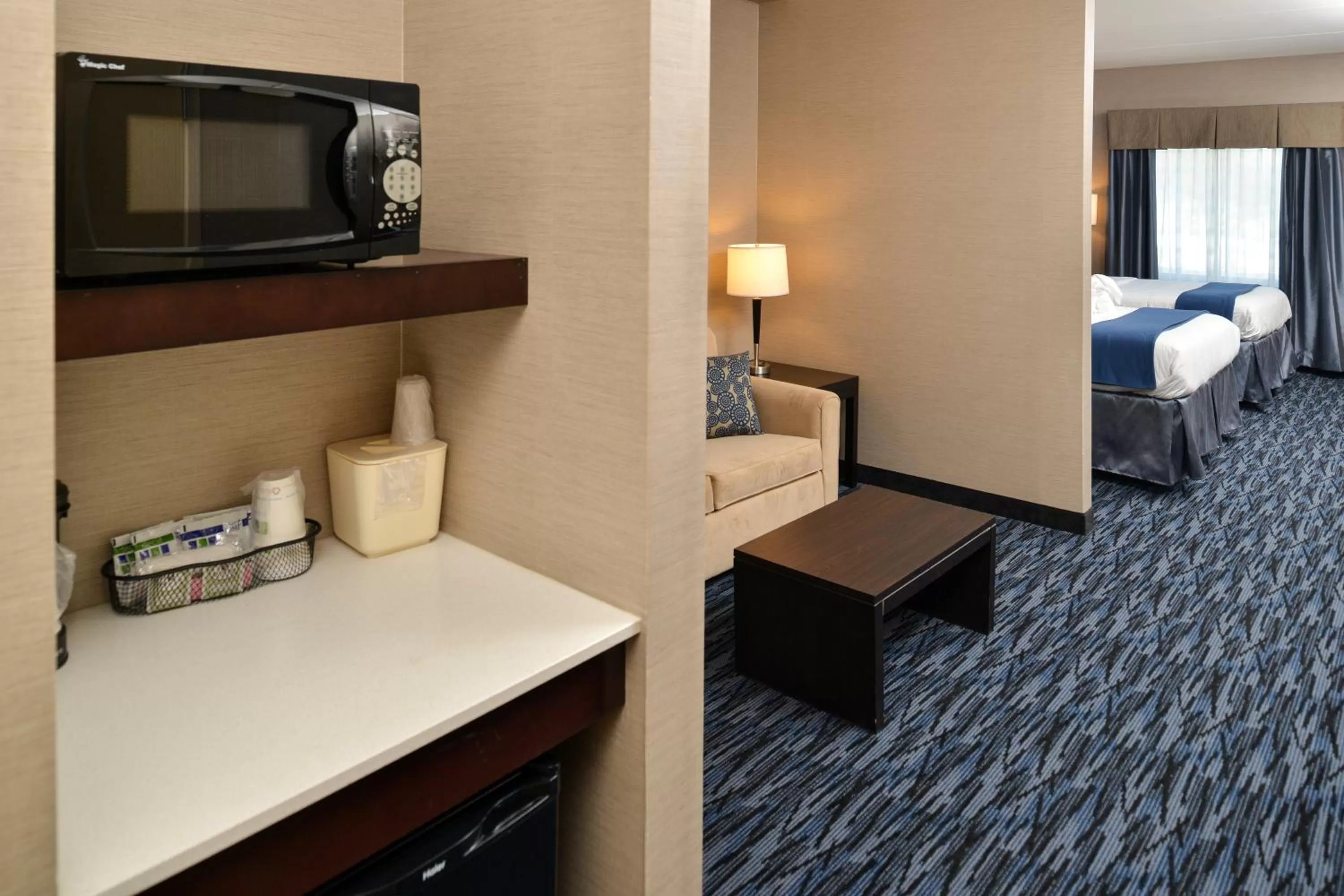 Bedroom, Bed in Holiday Inn Express & Suites Peekskill-Lower Hudson Valley by IHG
