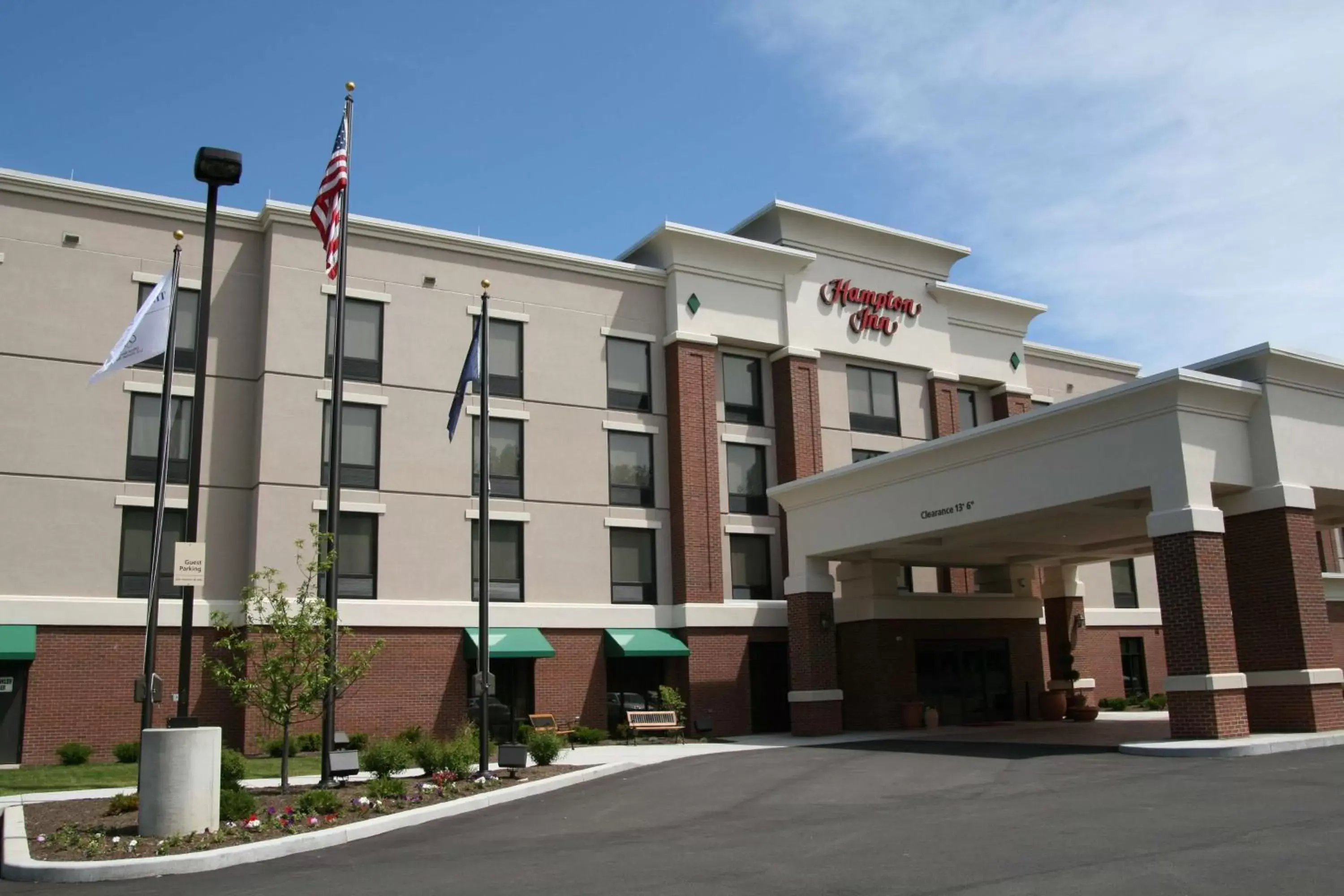 Property building in Hampton Inn Rochester-Webster Property building in Hampton Inn Rochester-Webster