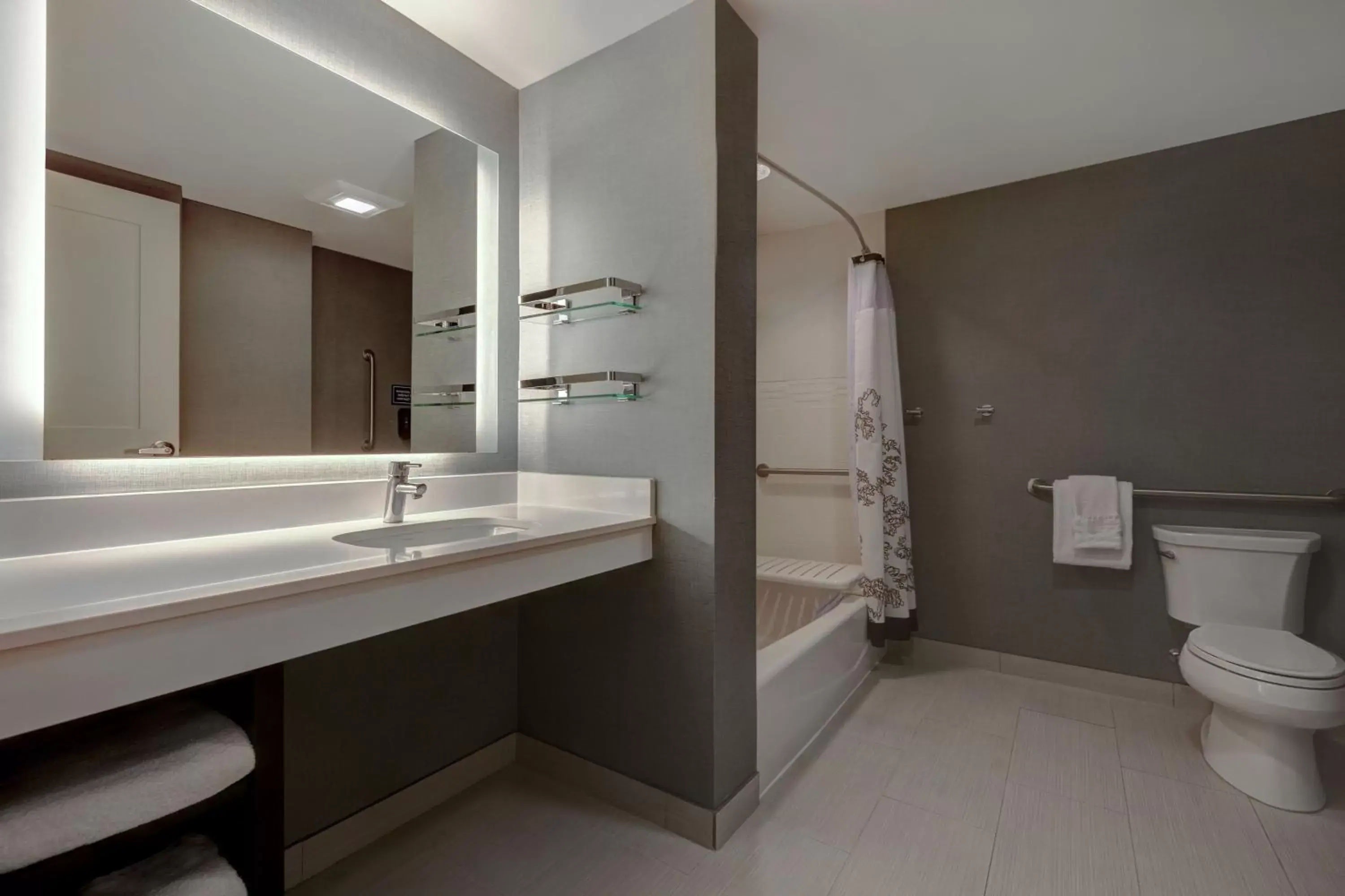 Bathroom in Residence Inn by Marriott Pullman