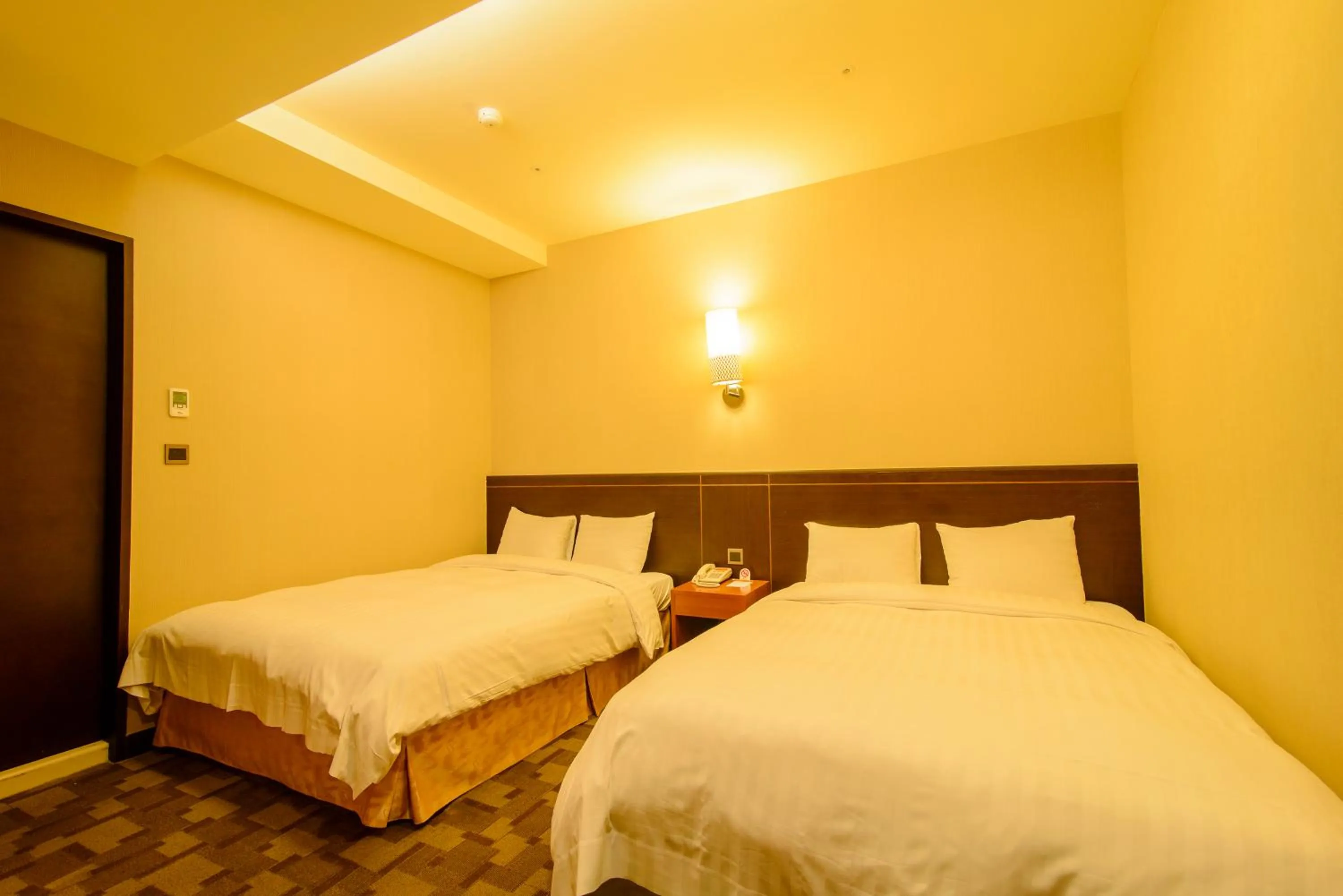 Bed in LA HOTEL- Liuhe Fusing