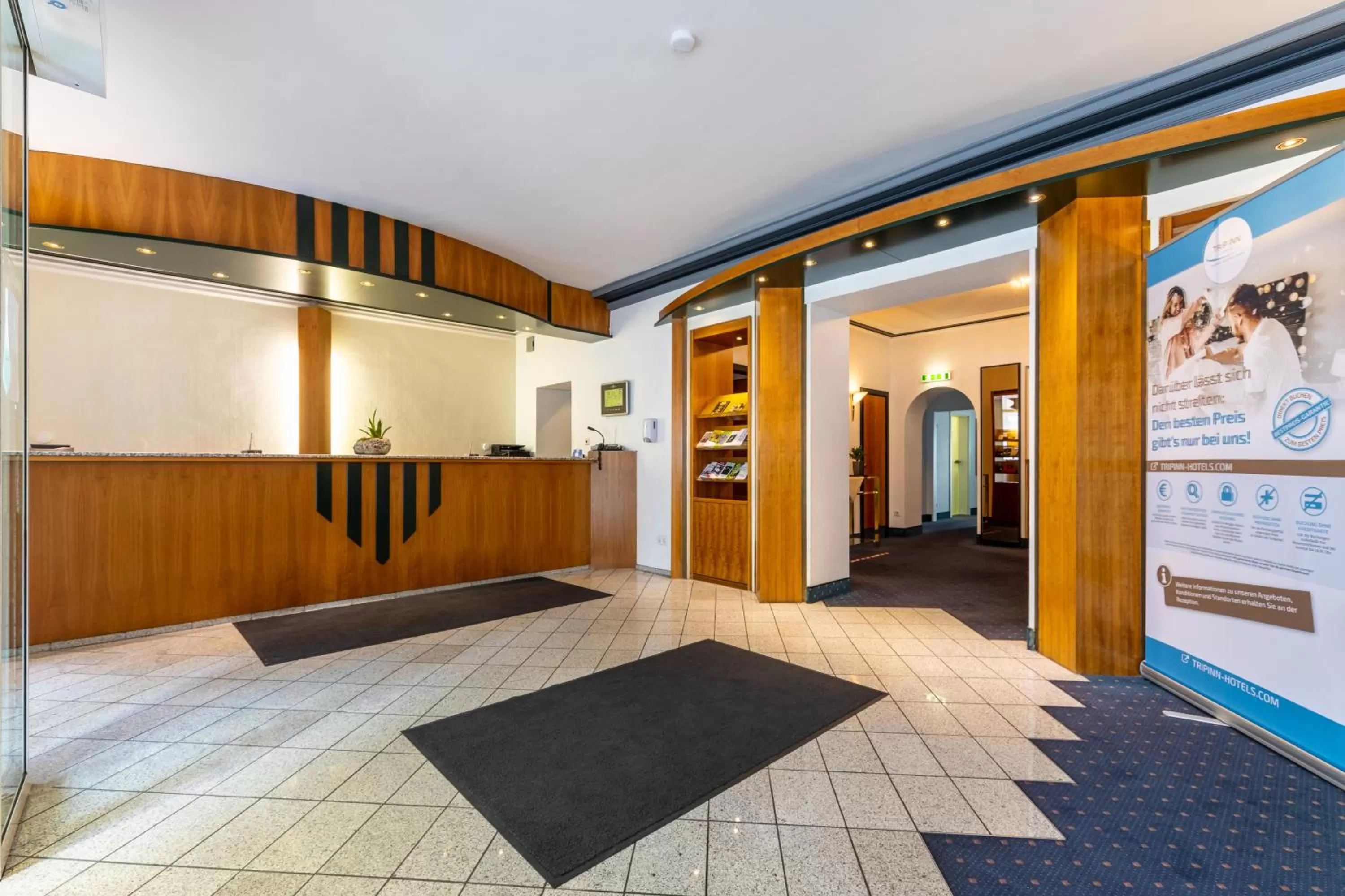 Lobby or reception in Trip Inn Hotel Esplanade, Düsseldorf