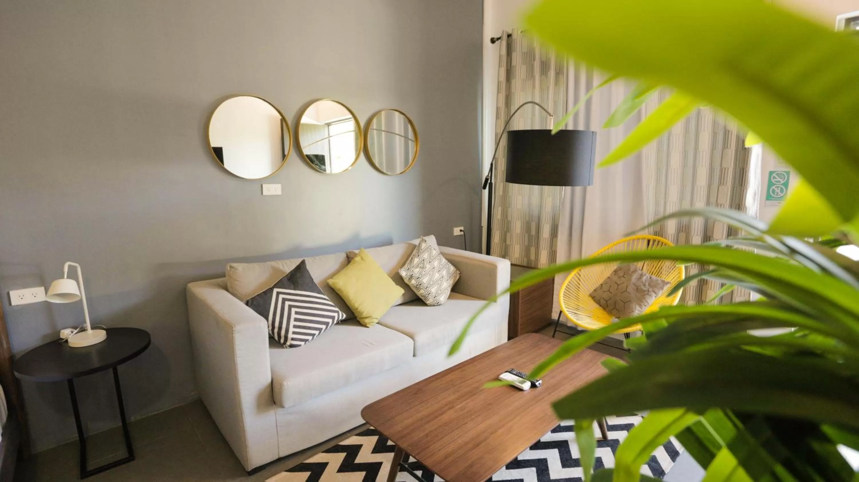 Living room in Treetop Suites