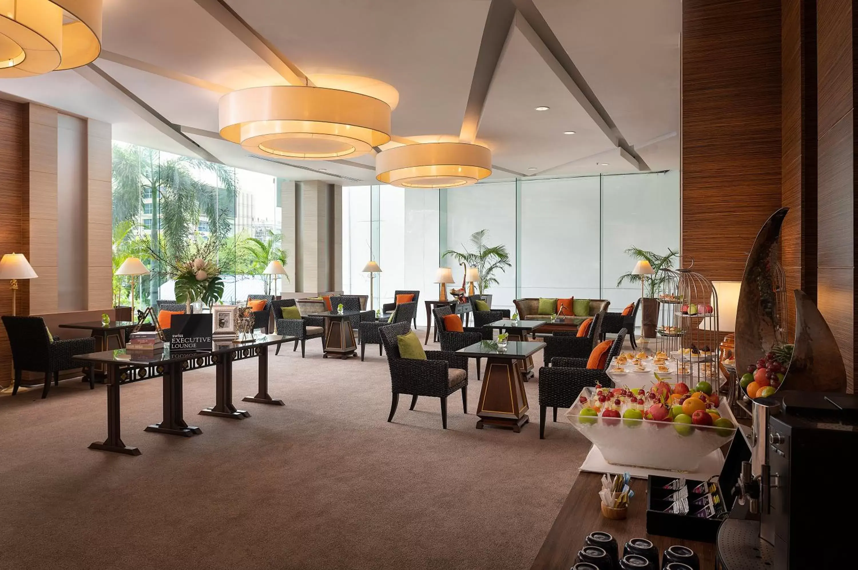 Lounge or bar, Restaurant/Places to Eat in Swissotel Bangkok Ratchada