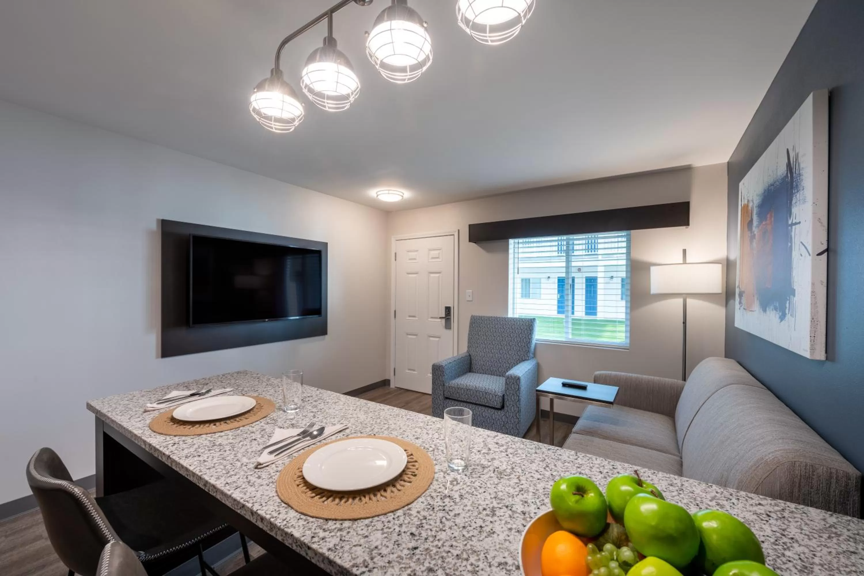 Kitchen or kitchenette in stayAPT Suites Alexandria-Fort Belvoir