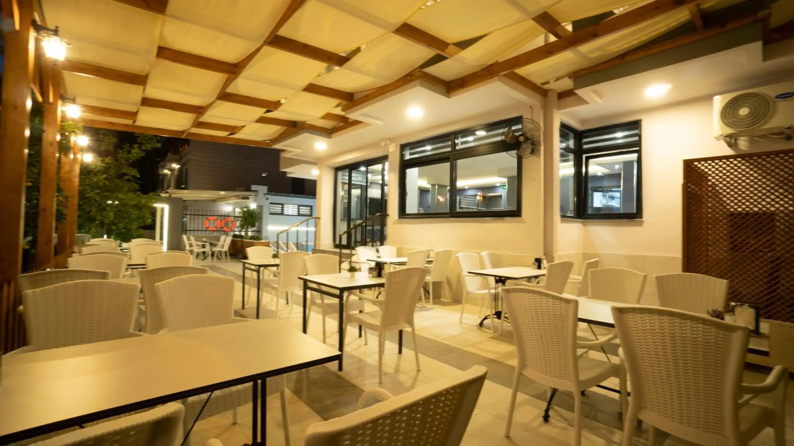 Patio, Restaurant/Places to Eat in OPERA Boutique Hotel