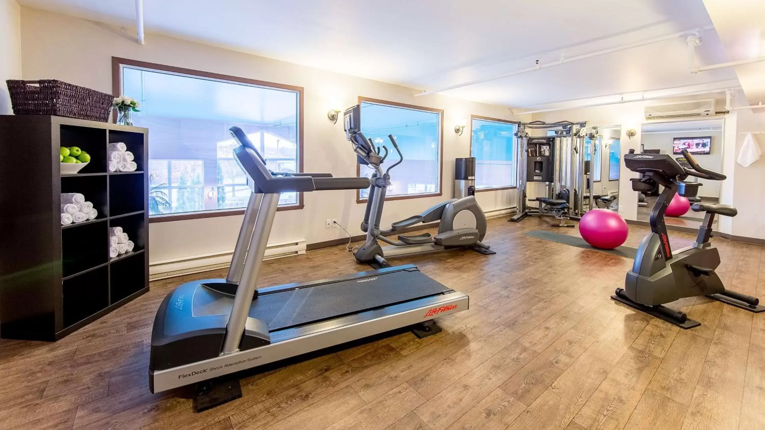 Fitness centre/facilities, Fitness Center/Facilities in Best Western Hotel Brossard