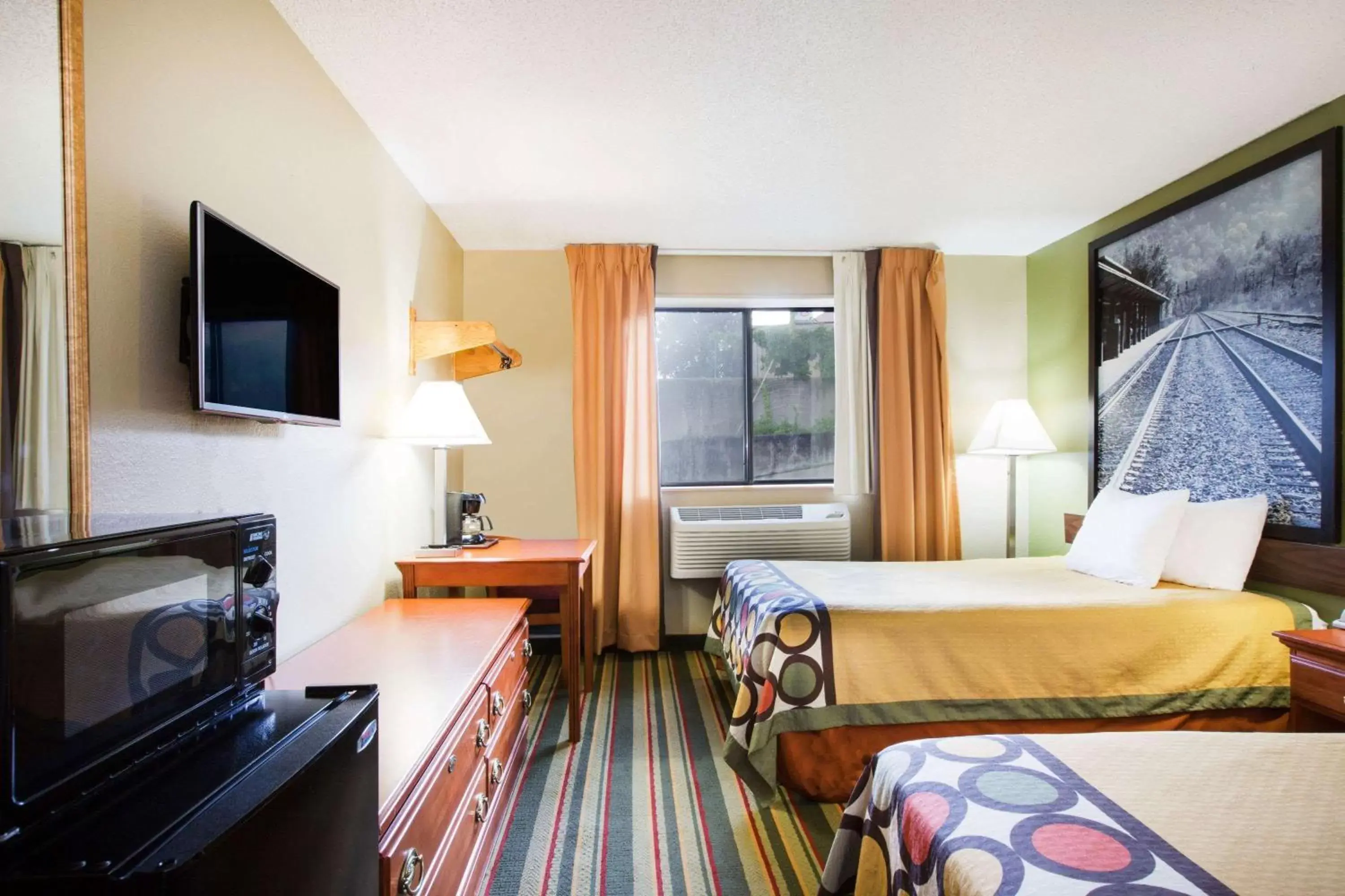 Photo of the whole room in Super 8 by Wyndham Beckley Photo of the whole room in Super 8 by Wyndham Beckley