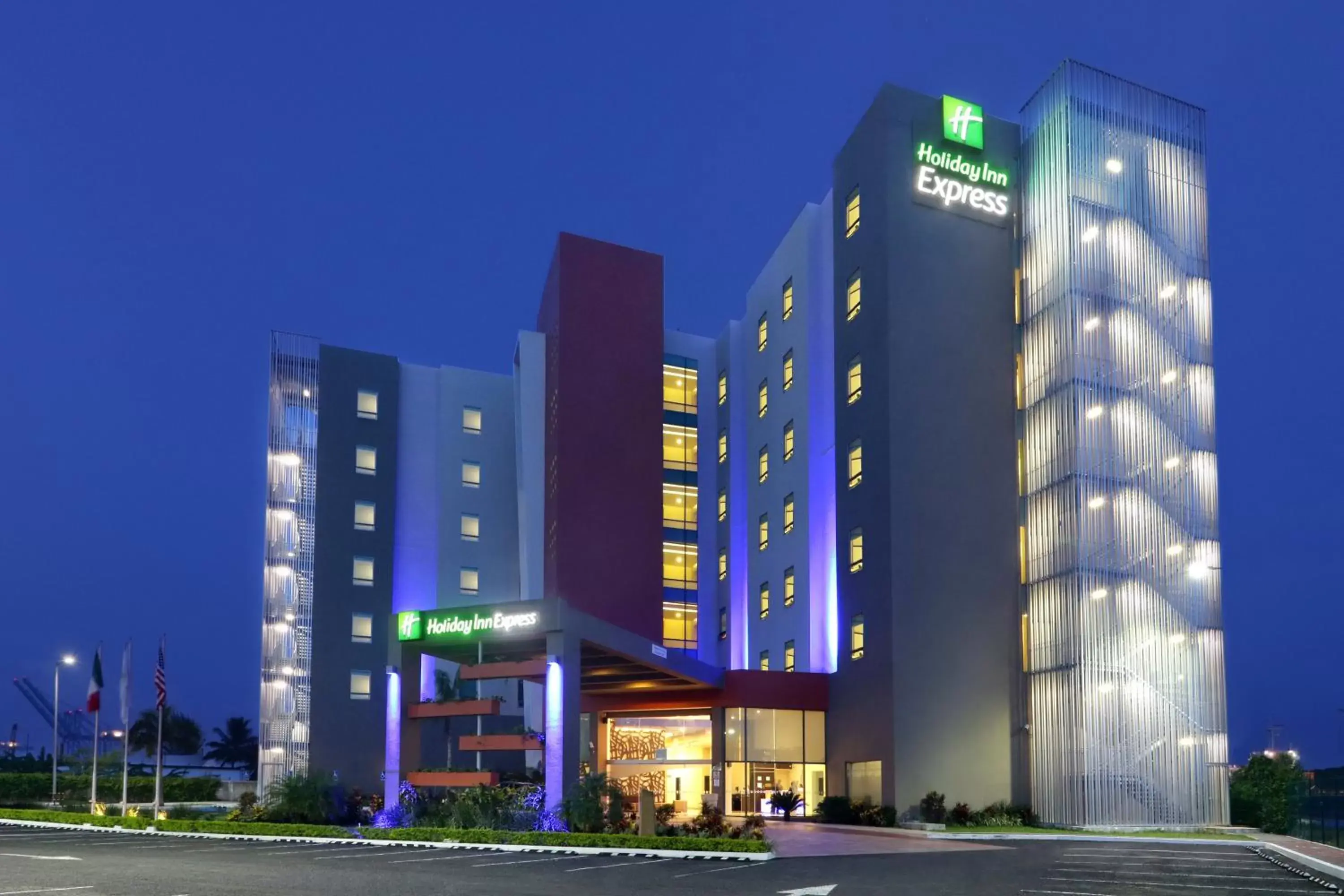 Property Building in Holiday Inn Express - Tuxpan, an IHG Hotel