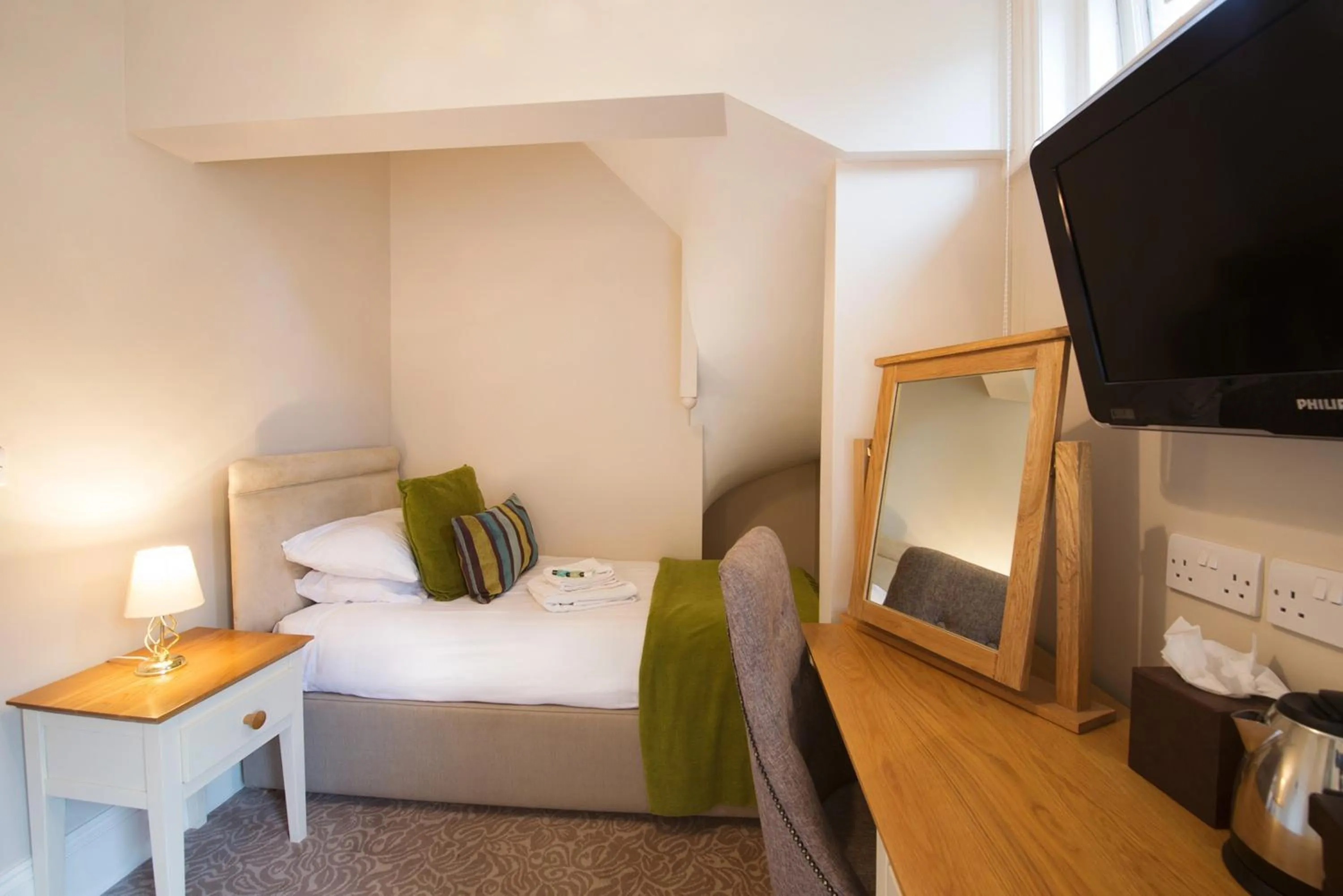 Photo of the whole room, Bed in Bartley Lodge Hotel