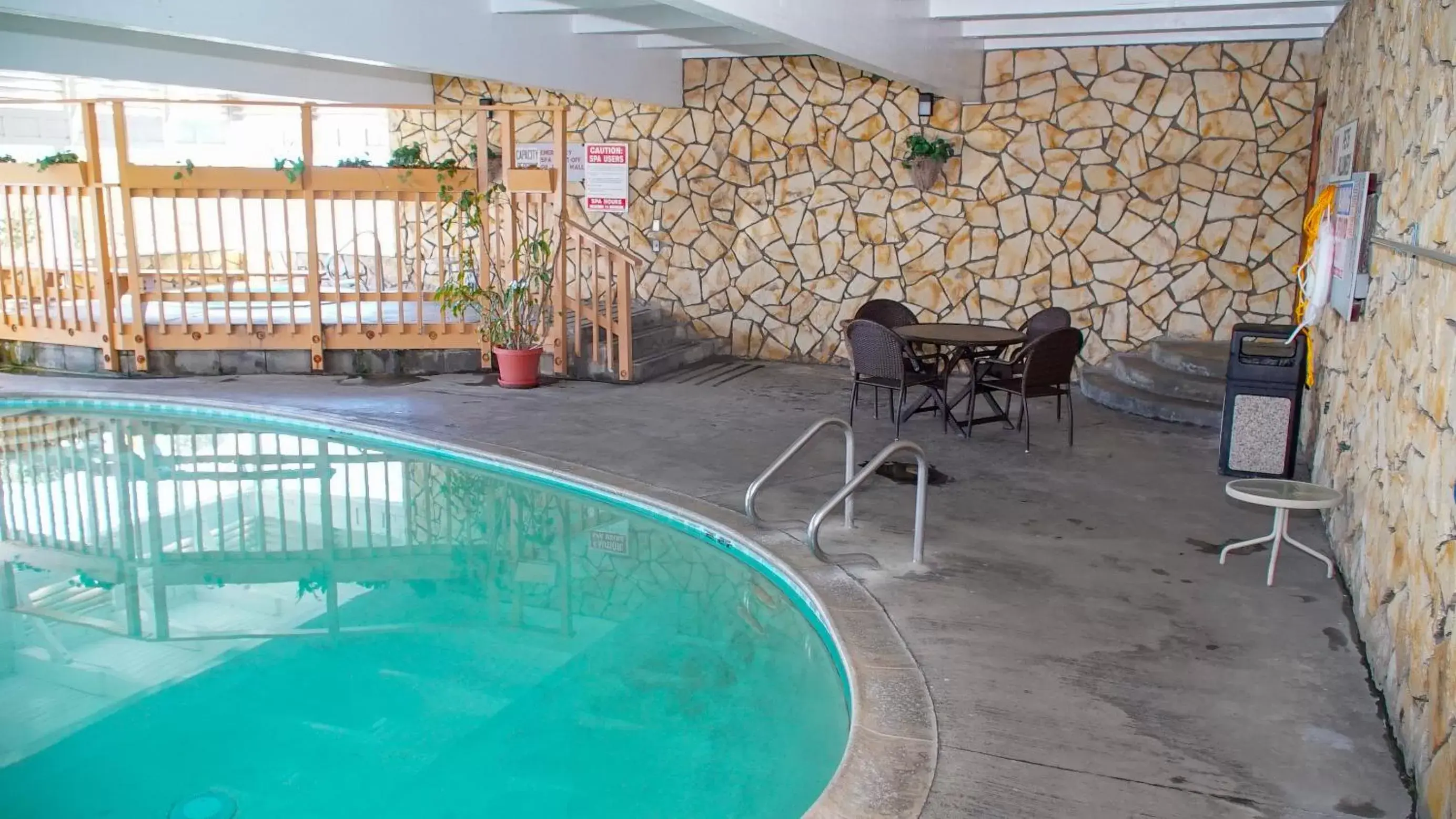 Swimming Pool in Silver Surf Motel