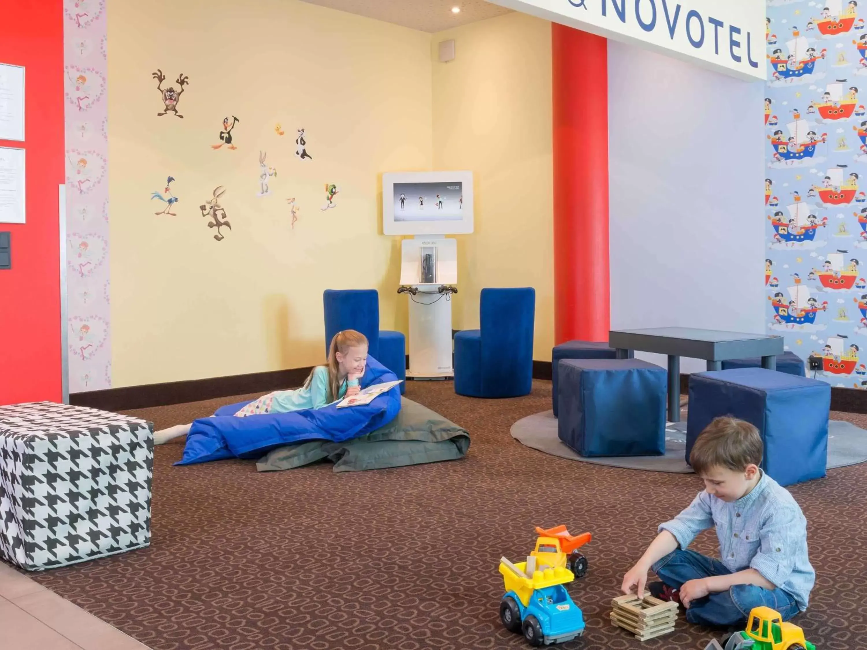 Other, Children in Novotel Berlin Mitte