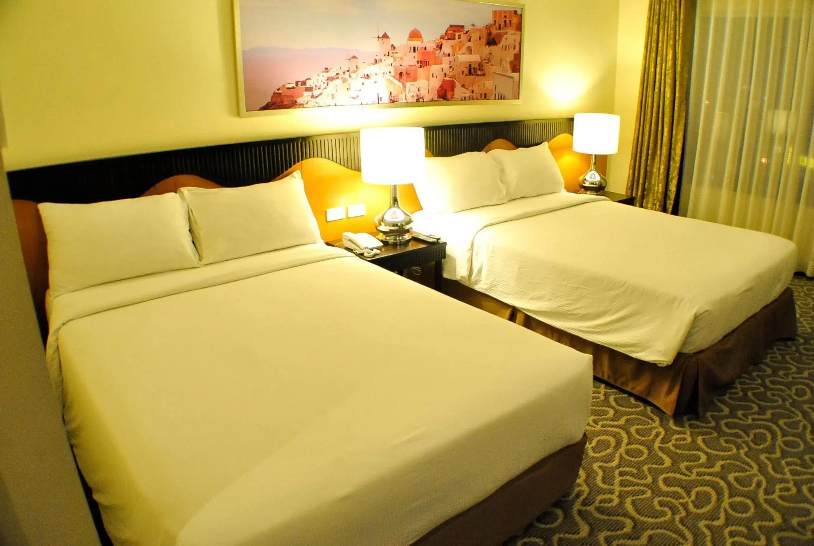 Bed in Hotel Elizabeth Cebu