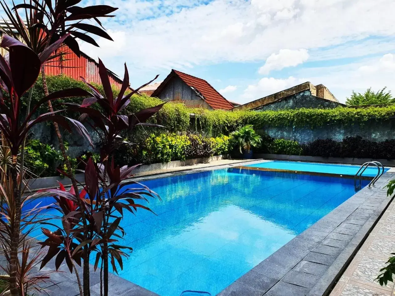 Swimming Pool in favehotel Olo Padang