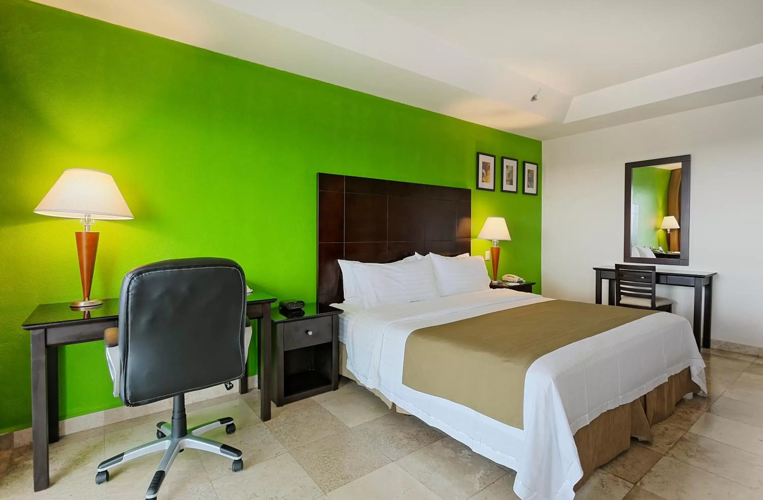 Photo of the whole room, Bed in Holiday Inn Campeche, an IHG Hotel