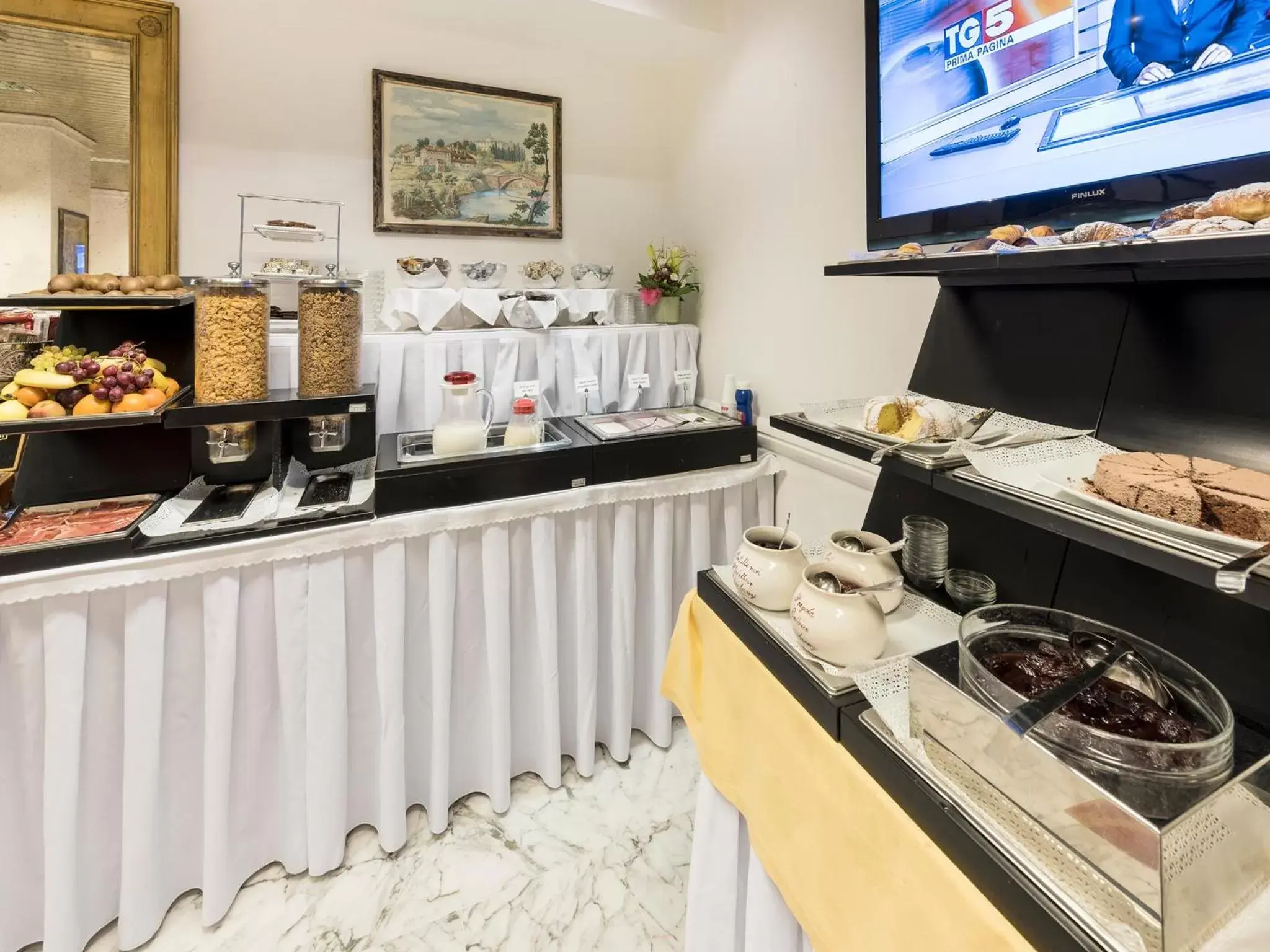 Buffet breakfast, Restaurant/Places to Eat in Hotel Roma