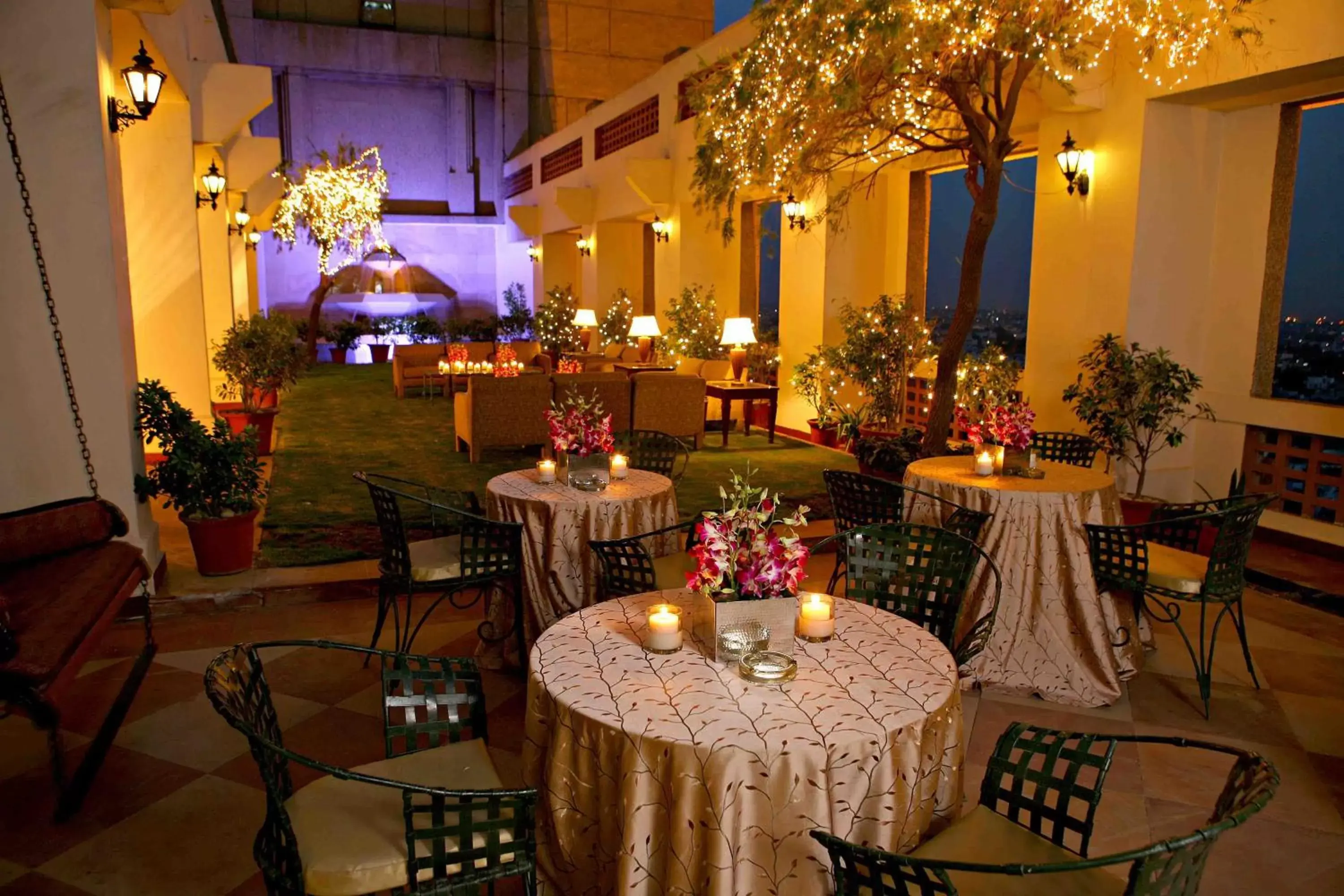Banquet/Function facilities, Restaurant/Places to Eat in Eros Hotel New Delhi, Nehru Place