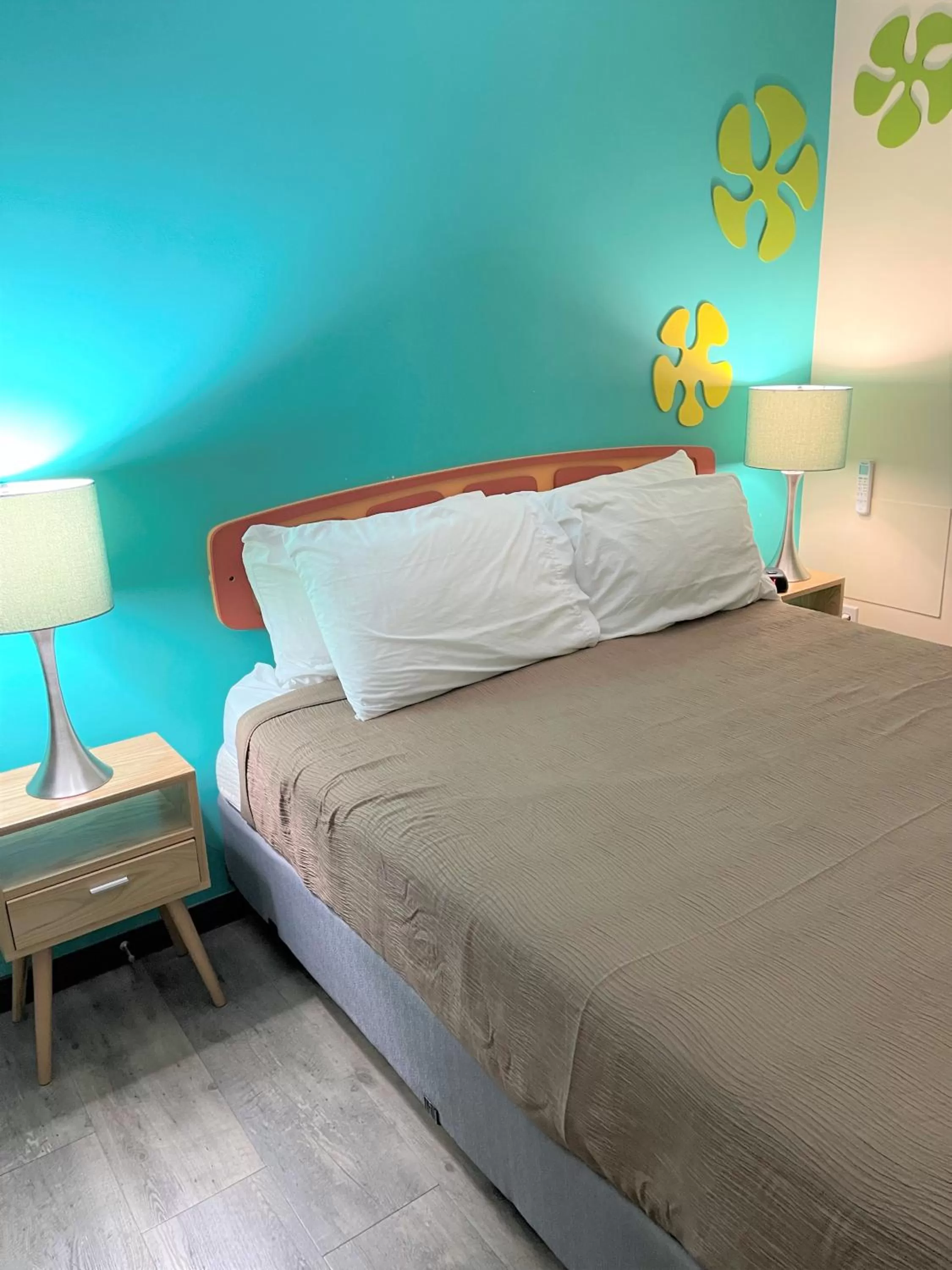 Bed in Bowmont Motel