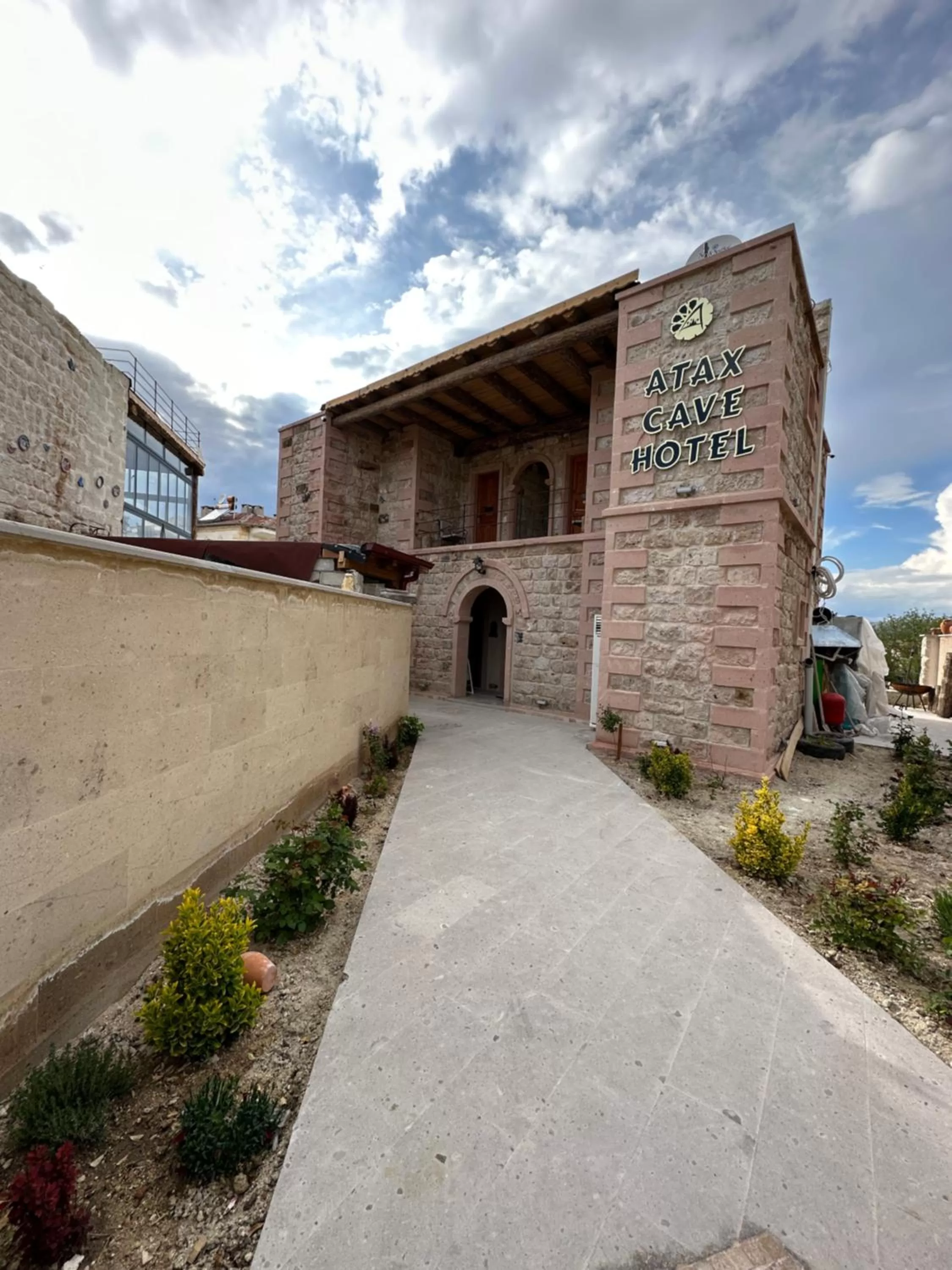 Off site in Atax Cave House