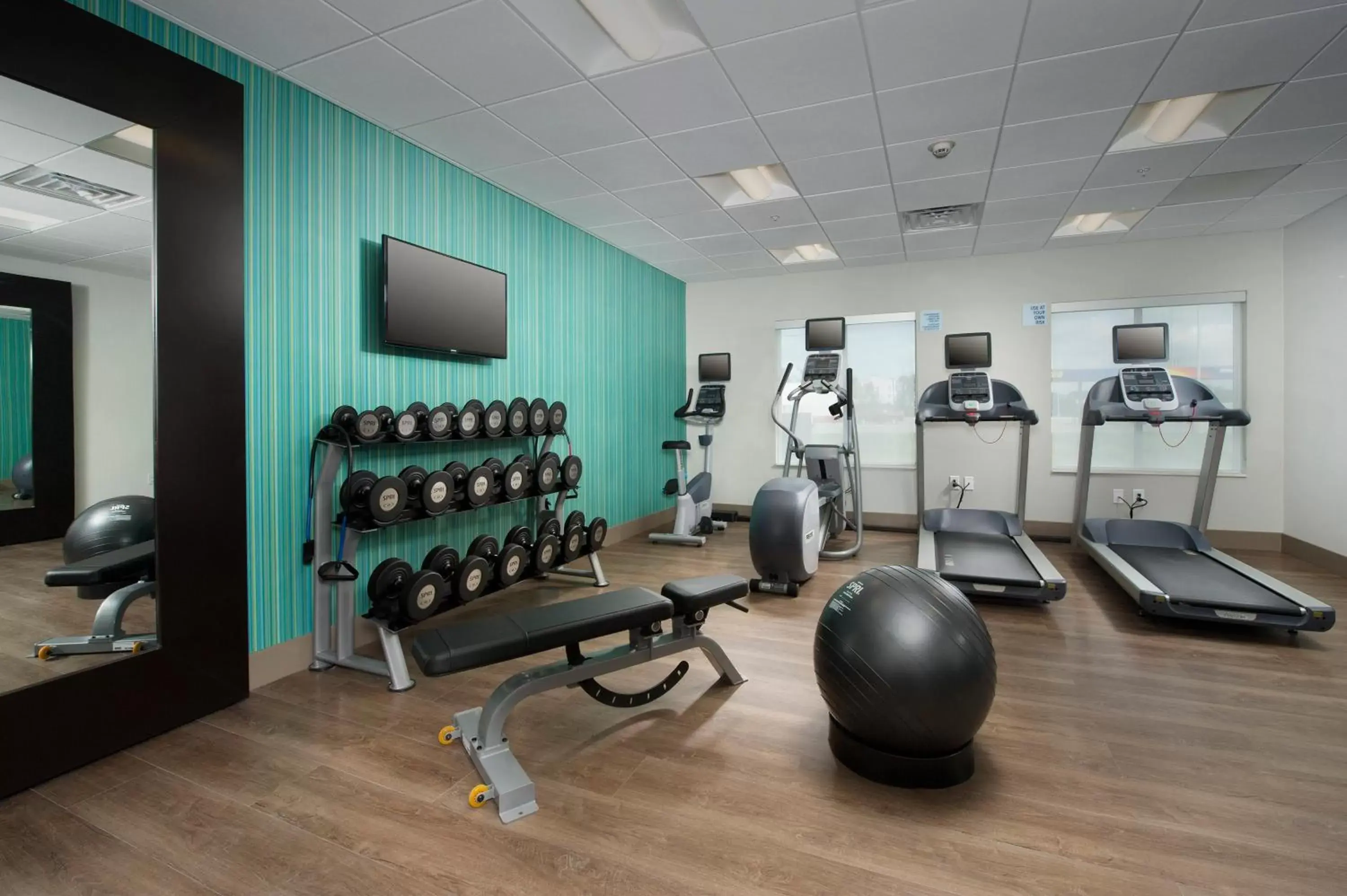 Spa and wellness centre/facilities, Fitness Center/Facilities in Holiday Inn Express & Suites Bay City, an IHG Hotel