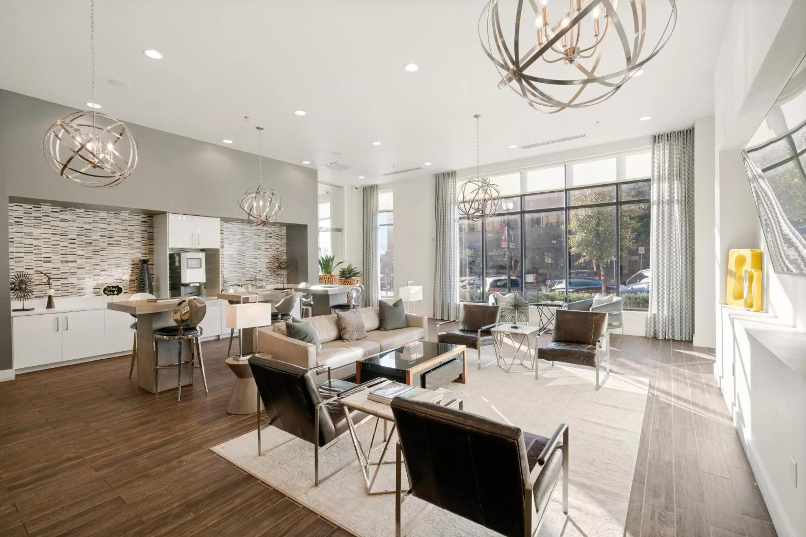 Communal lounge/ TV room, Restaurant/Places to Eat in Kasa Arlington Dallas