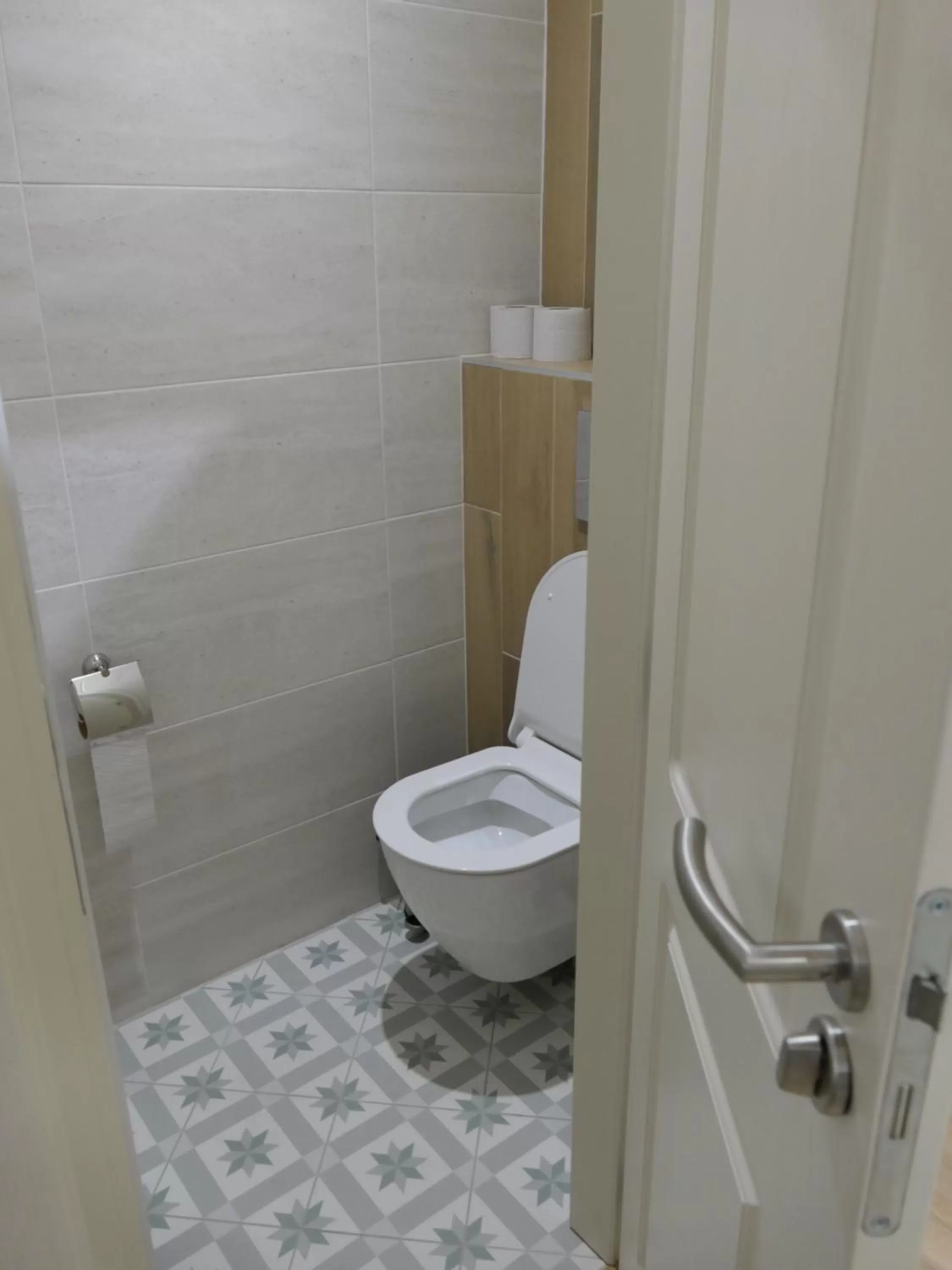 Toilet in Hotel MEDITERRANEO